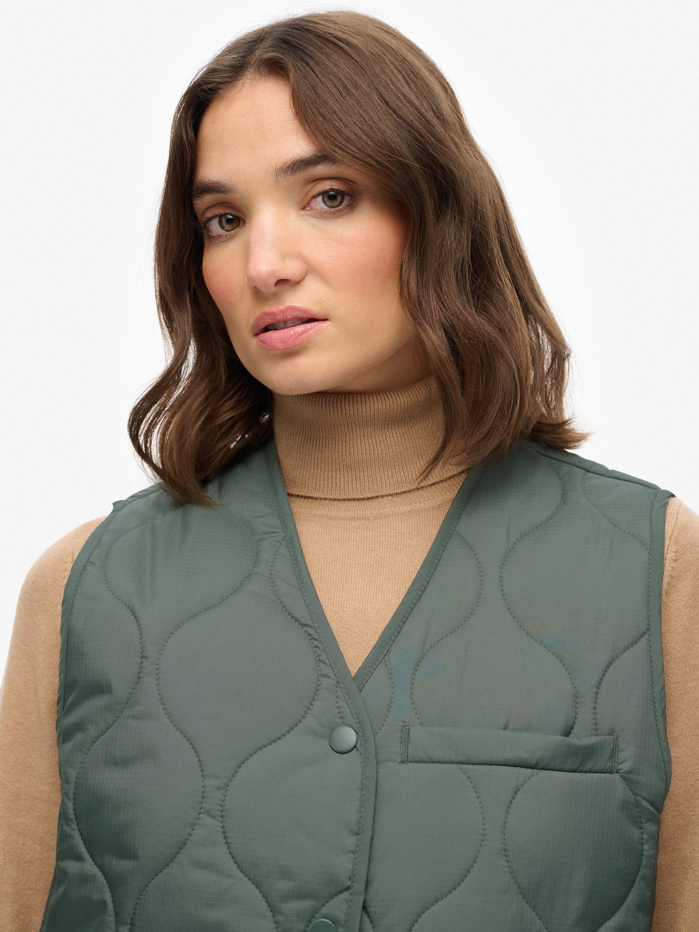 Product image 4 of 6, which shows Superdry Quilted Lite Liner Gilet, Balsam Green, 14