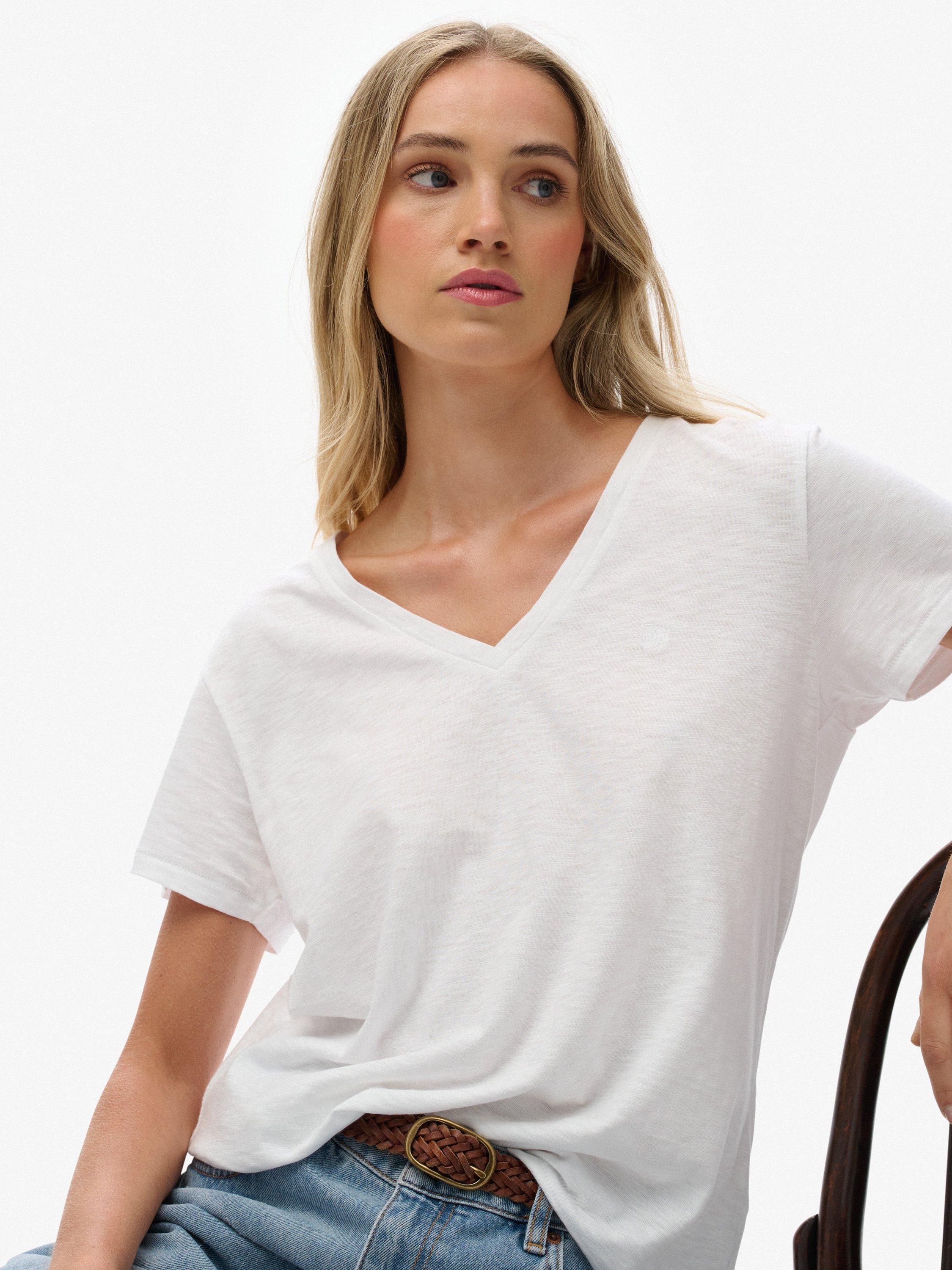 Product image 5 of 6, which shows Superdry The Studios Slub Embroidered T-Shirt, Optic, 12