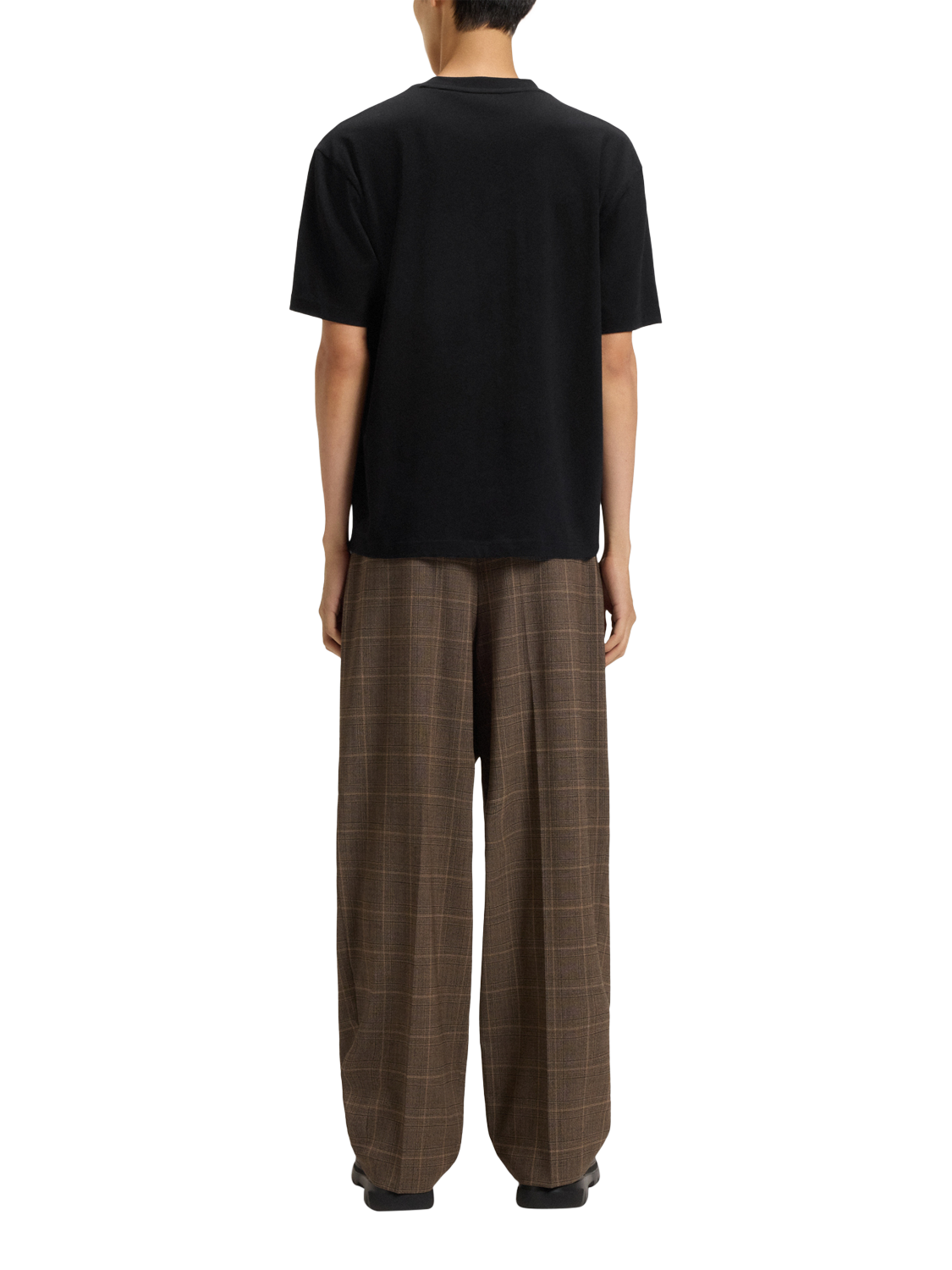 Product image 2 of 5, which shows HUGO BOSS Logo T-Shirt, Black, M