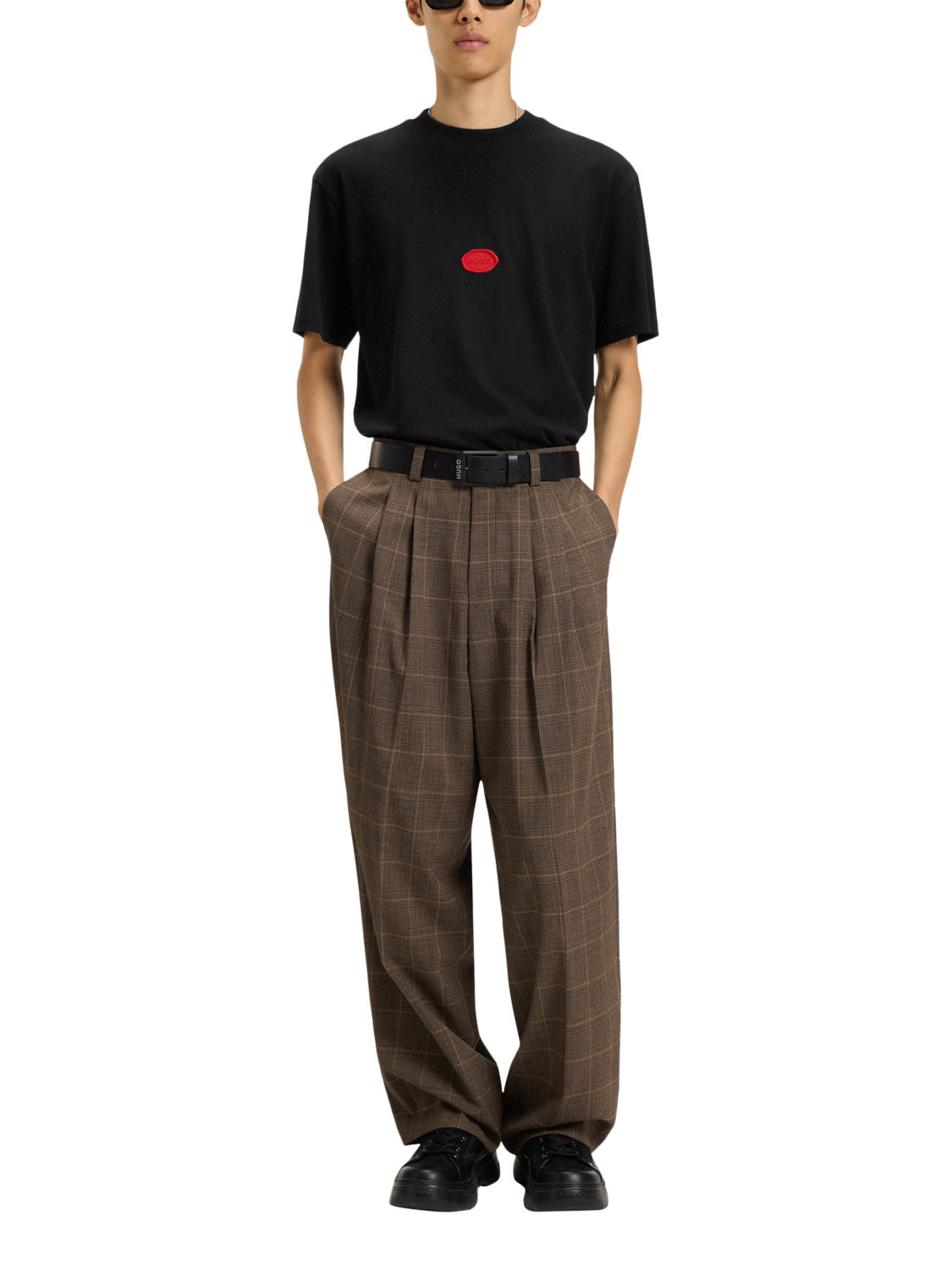 Product image 3 of 5, which shows HUGO BOSS Logo T-Shirt, Black, M