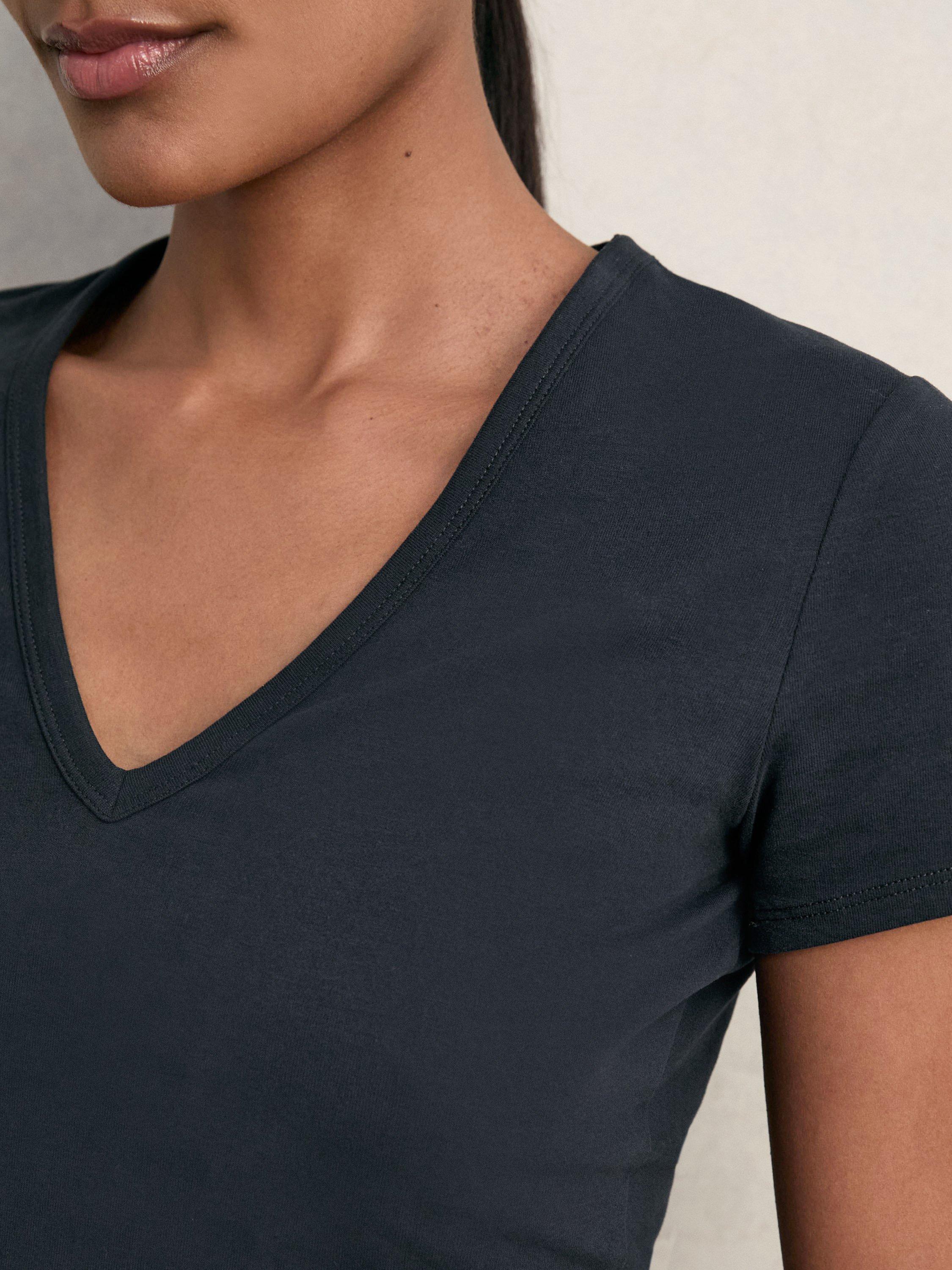 Product image 5 of 5, which shows Reiss Leia V-Neck T-Shirt, Navy, XS