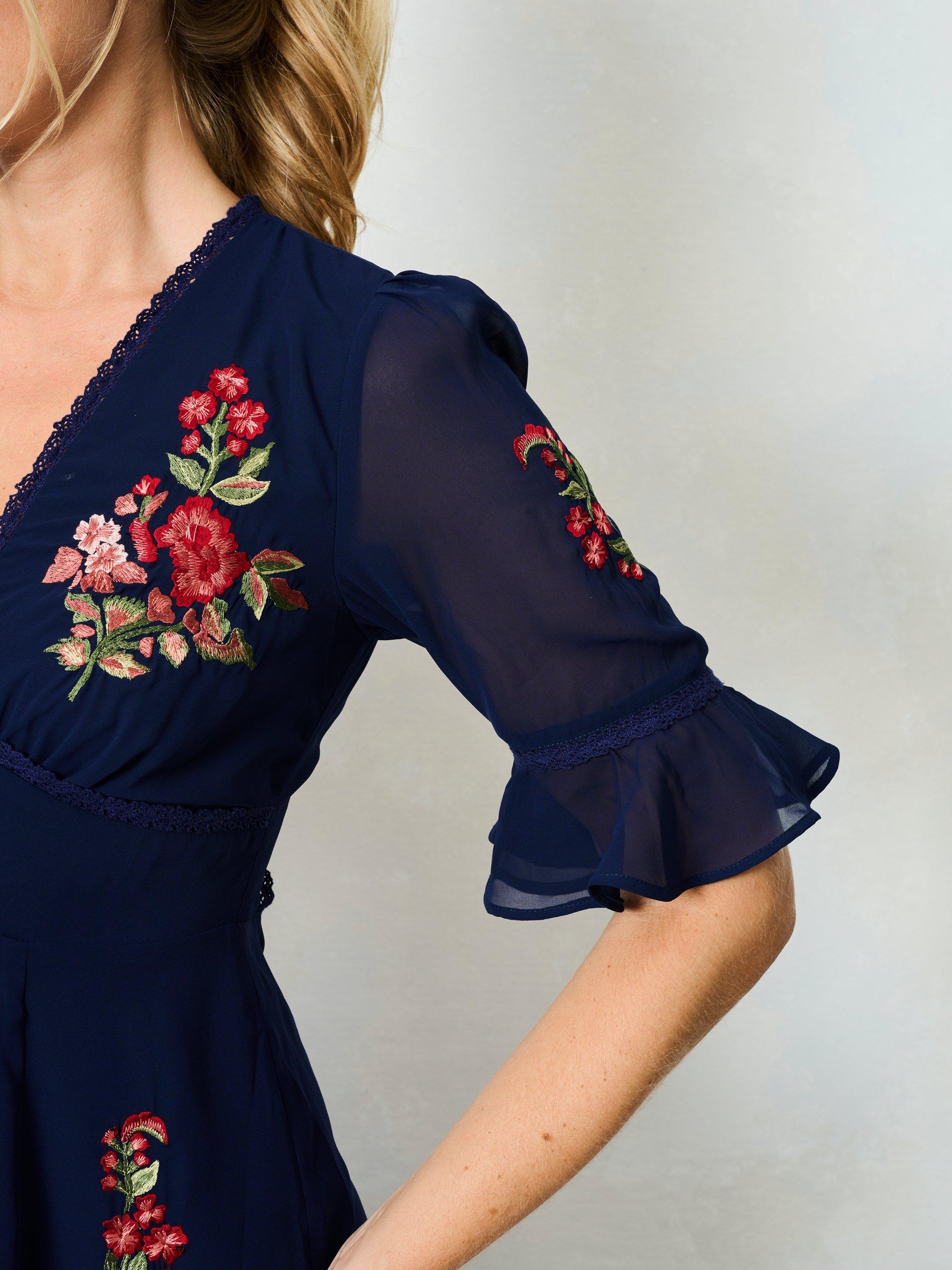 Product image 5 of 5, which shows Hope & Ivy The Giana Thigh Split Maxi Dress, Blue/Multi, 6