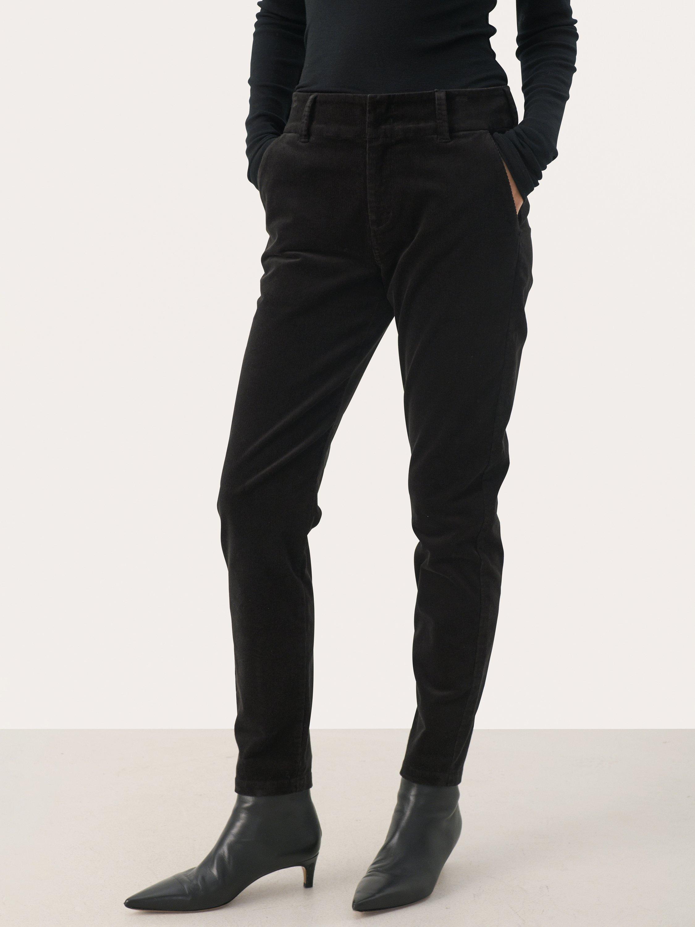 Product image 1 of 6, which shows Part Two Soffys Fitted Cropped Trousers, Black, 8