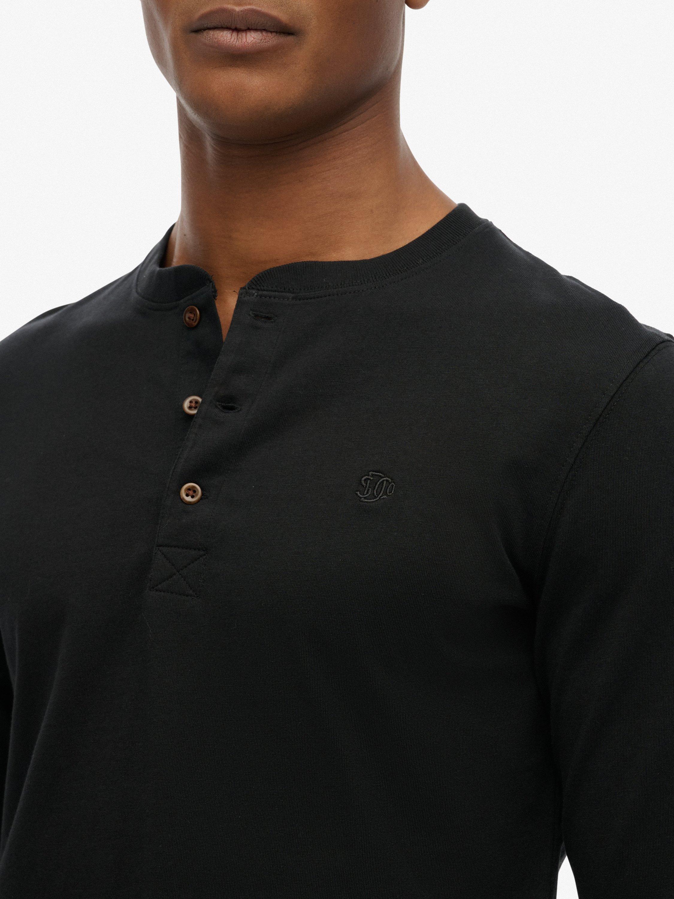 Product image 4 of 11, which shows M Tops