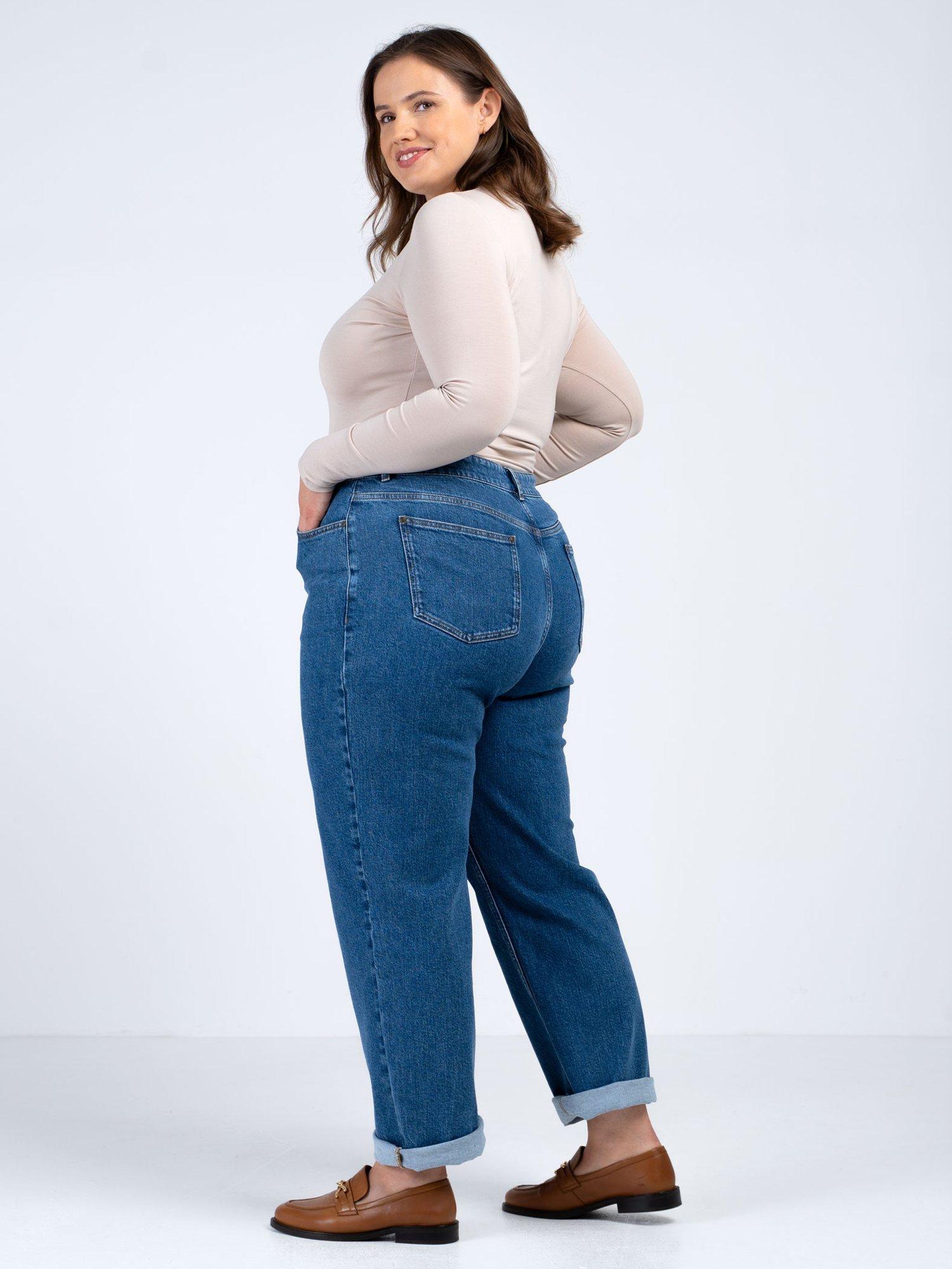 Product image 2 of 5, which shows Celtic & Co. Darla Boyfriend Jeans, Mid Blue, 8