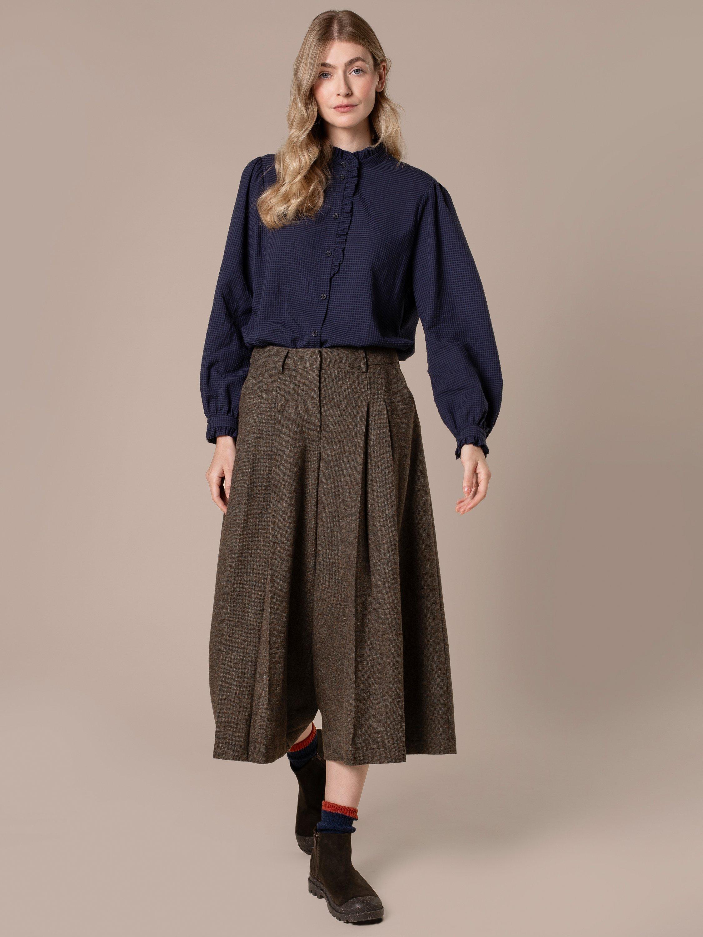 Product image 3 of 9, which shows Celtic & Co.Tweed Wool Cullotes Trousers, Olive, 8