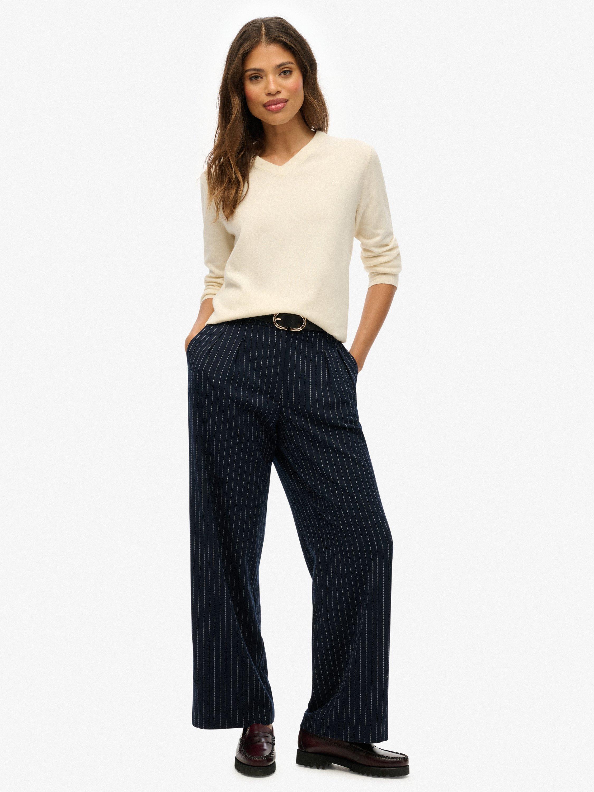 Product image 3 of 5, which shows Superdry Classic V-Neck Jumper, Cream Marl, 6