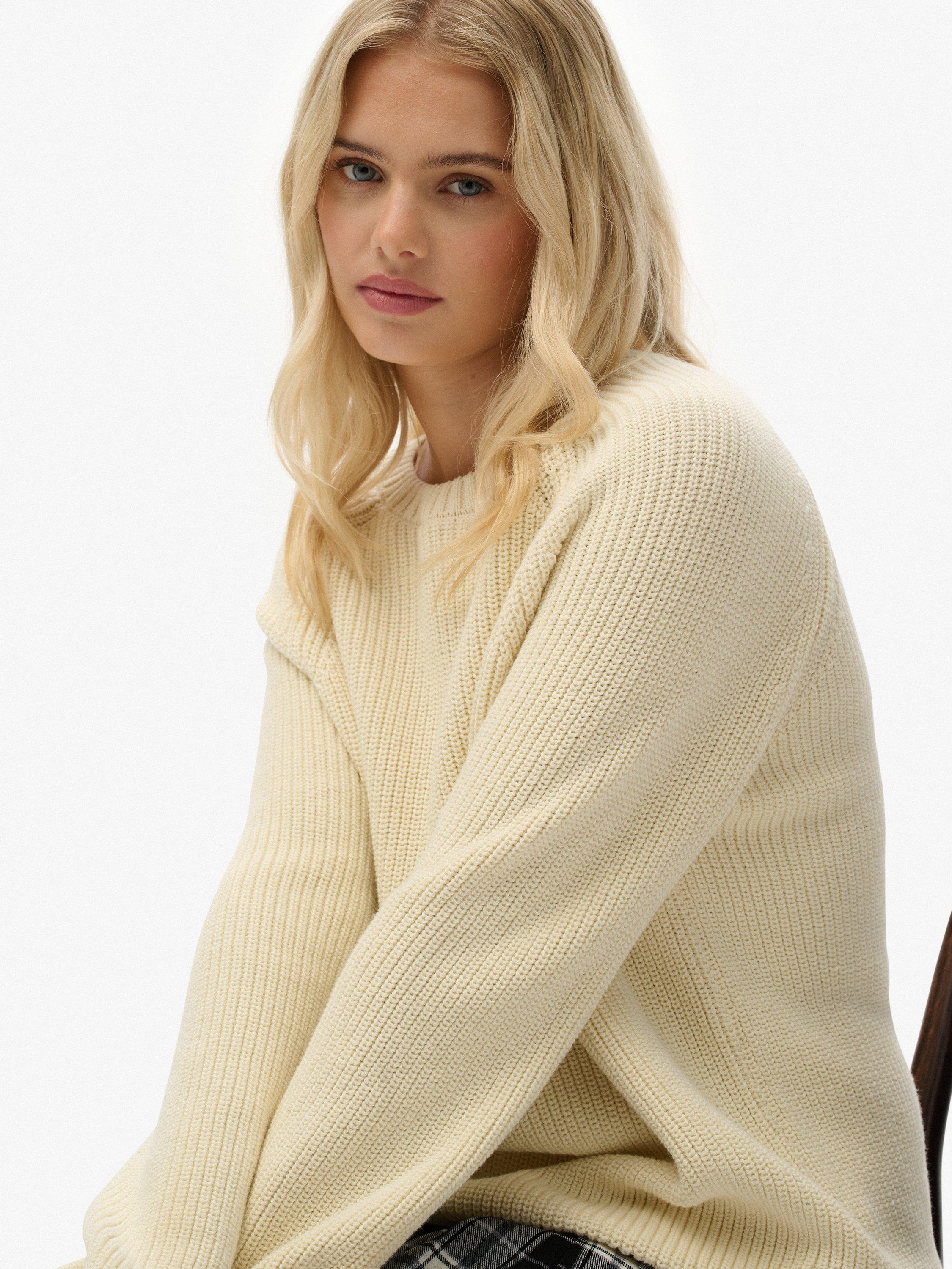 Product image 4 of 5, which shows Superdry Relaxed Ribbed Knitted Jumper, Natural White, 6