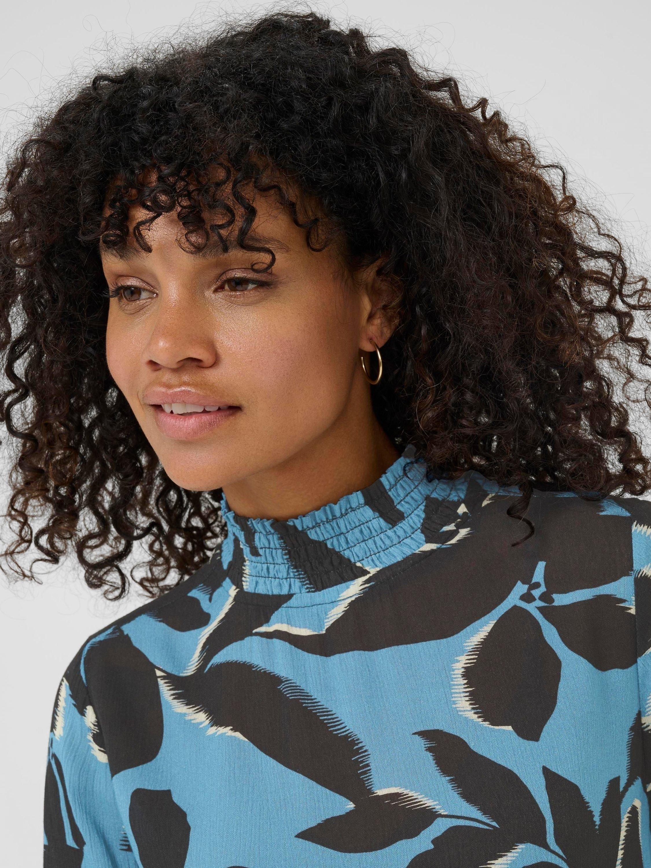 Product image 4 of 6, which shows KAFFE KAamber Smock Blouse containing LENZING™ ECOVERO™ Viscose, Blue/Black, 8