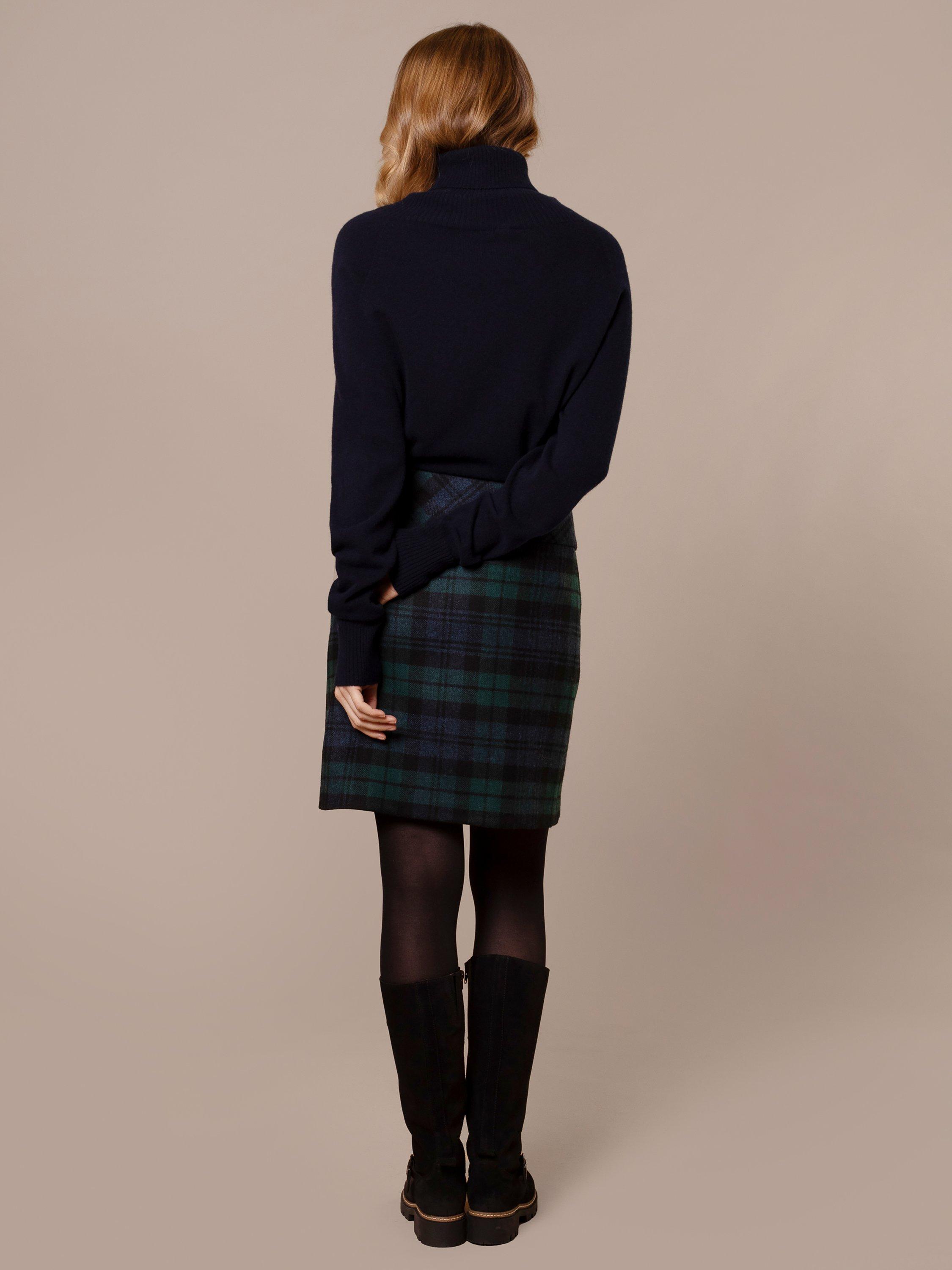 Product image 4 of 6, which shows Celtic & Co. Celt Pure Wool Kilt, Navy Charcoal Tartan, 8