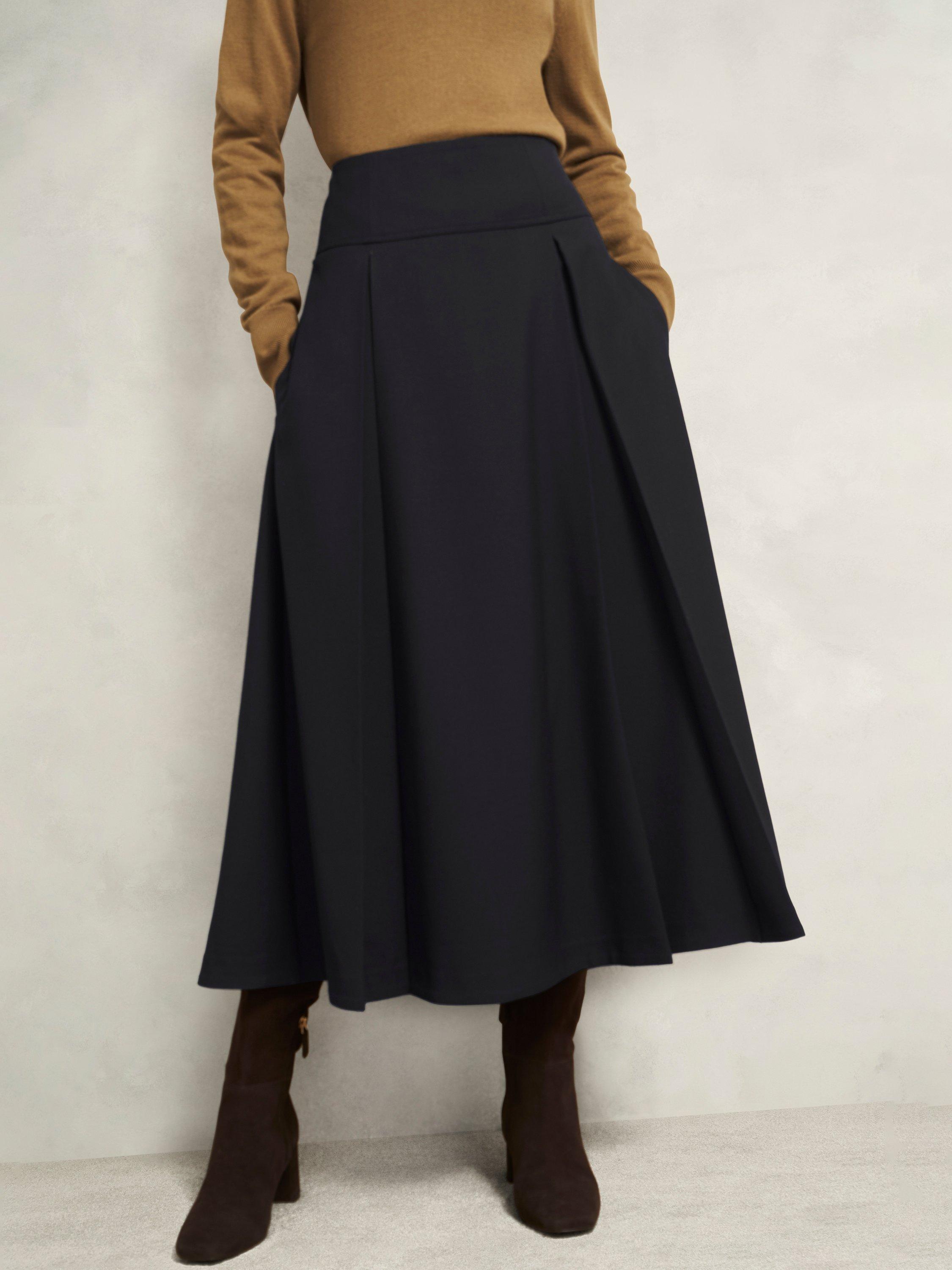 Product image 5 of 6, which shows Hobbs Berkely Inverted Pleat Circle Skirt, Black, 12