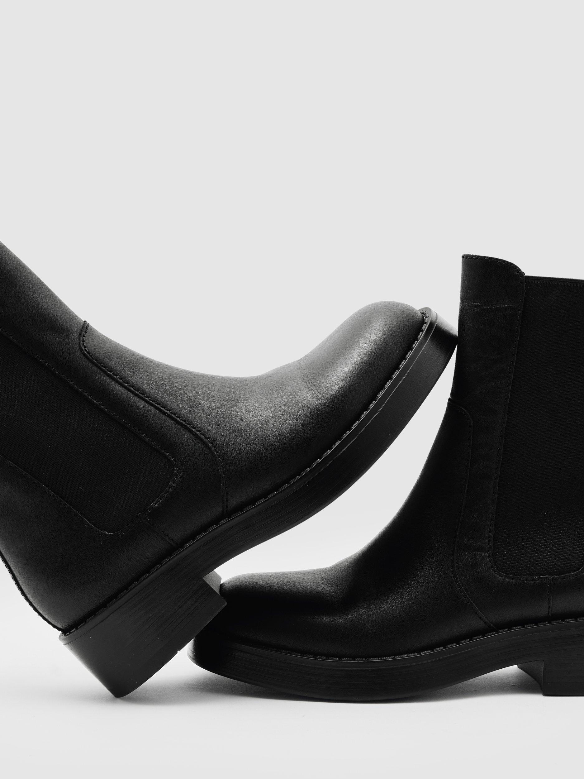 Product image 2 of 5, which shows Reiss Phoebe Leather Chelsea Boots, Black, 3