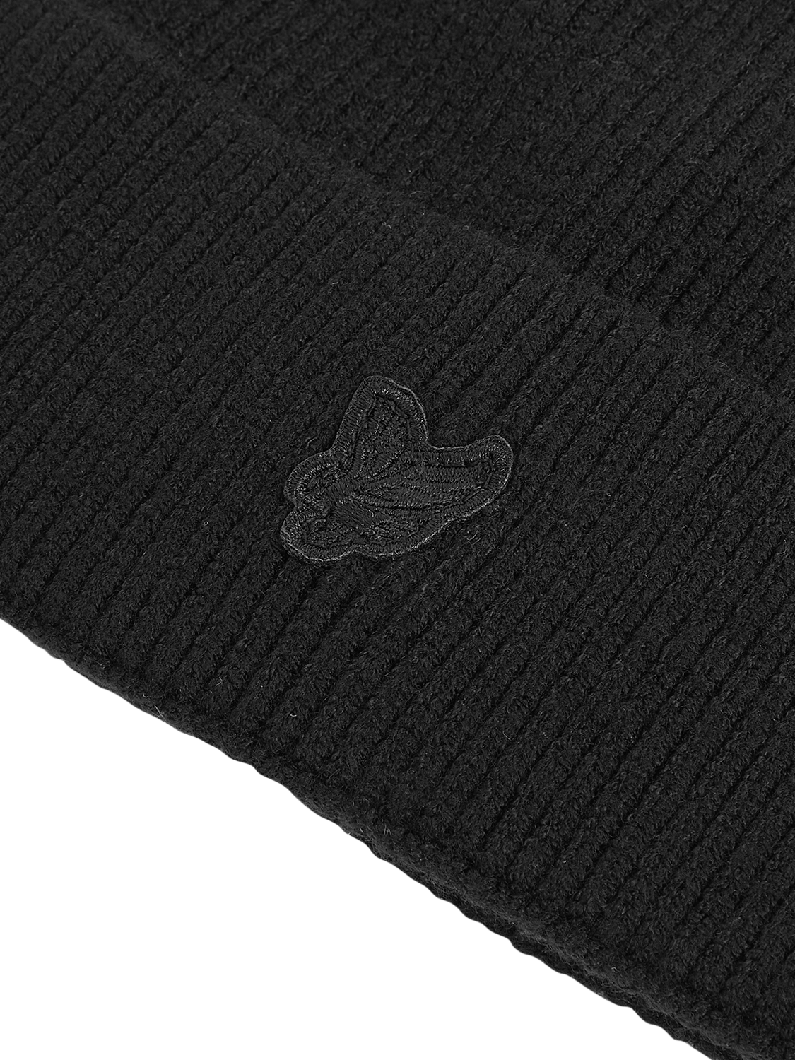 Product image 3 of 3, which shows Lyle & Scott Kids' Knitted Beanie Hat, Black