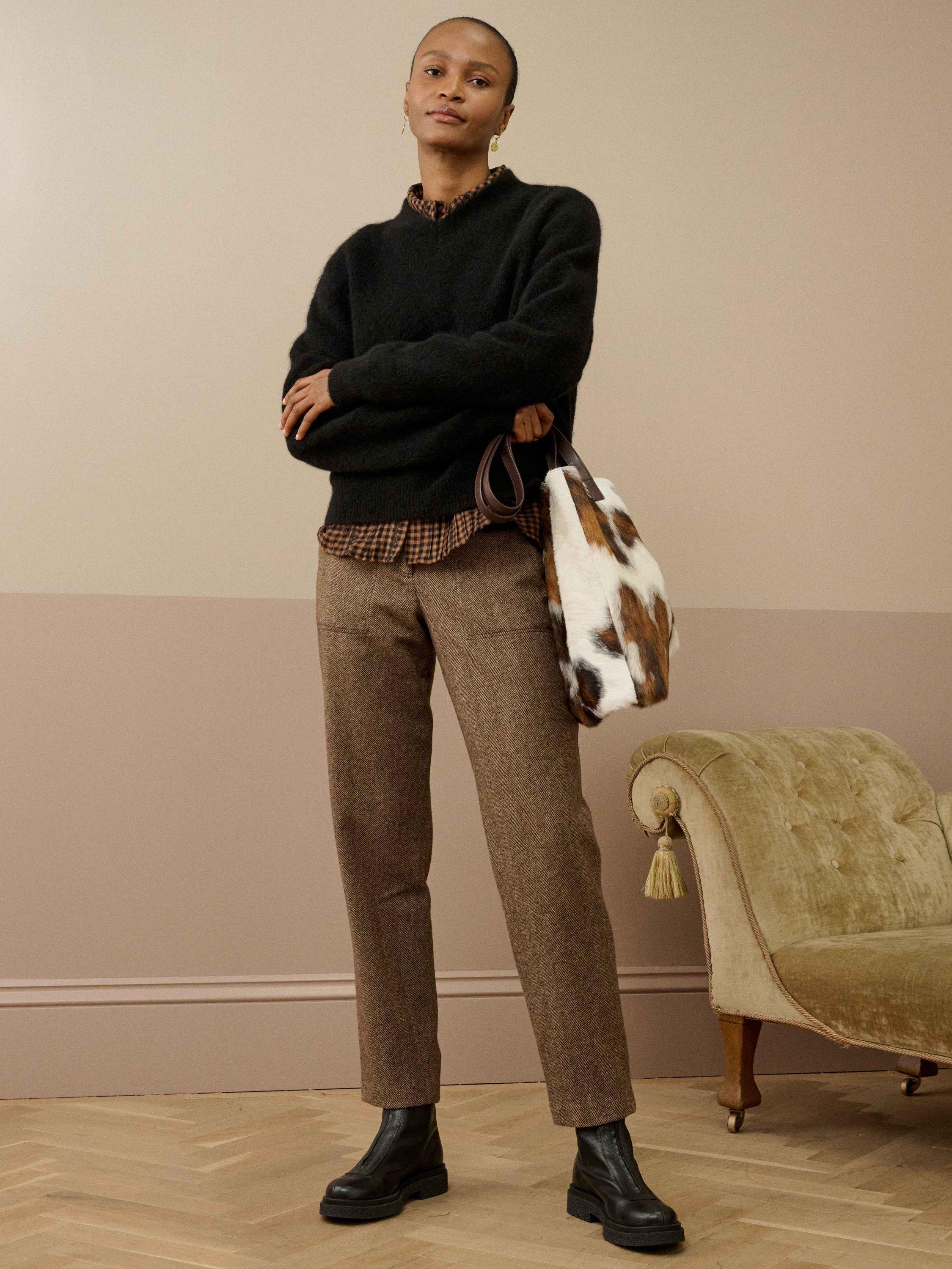 Product image 1 of 5, which shows Brora Alpaca-Merino Wool Blend V-Neck Jumper, Black, 8-10