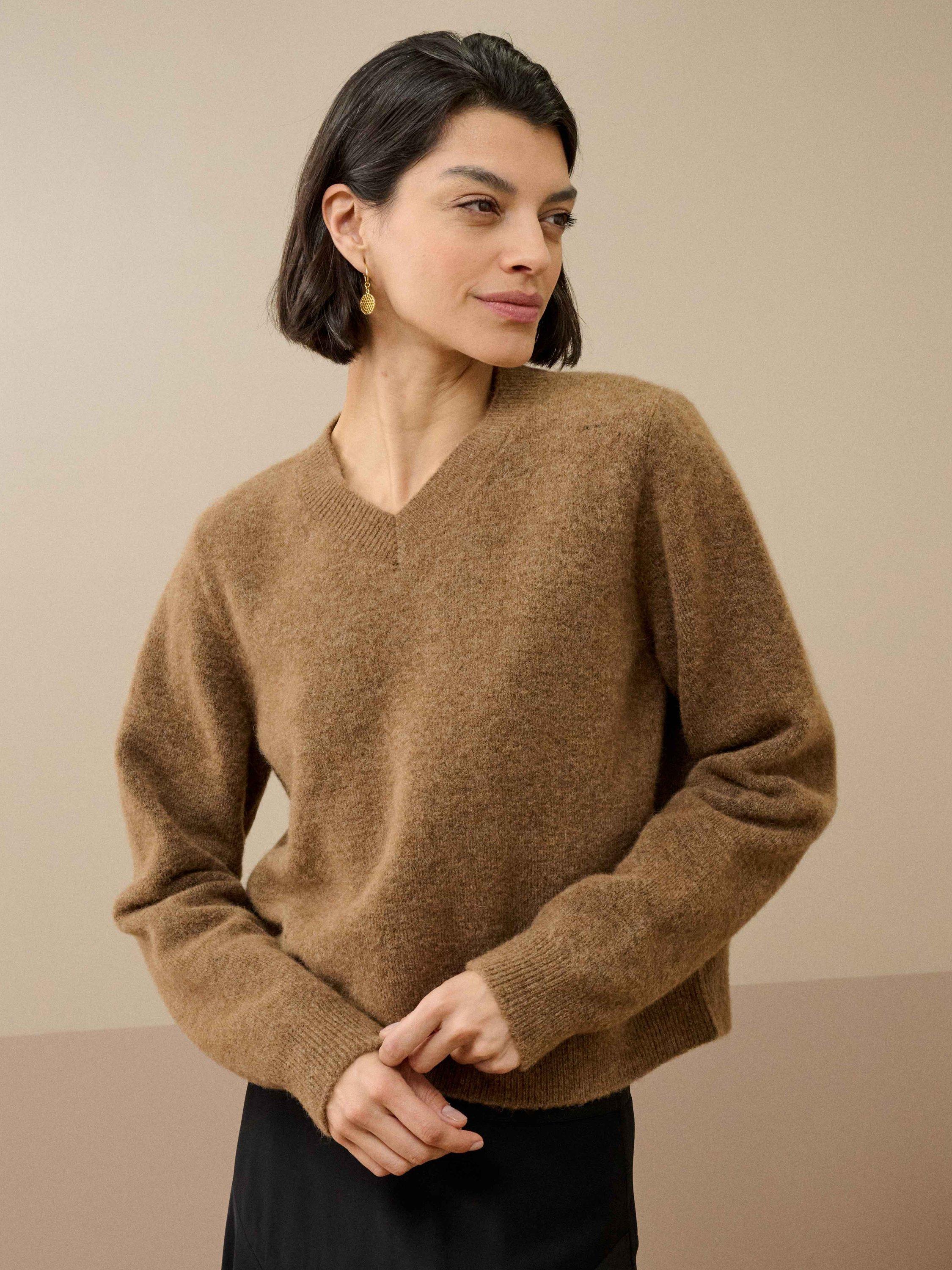 Product image 2 of 5, which shows Brora Alpaca-Merino Wool Blend V-Neck Jumper, Toffee, 8-10