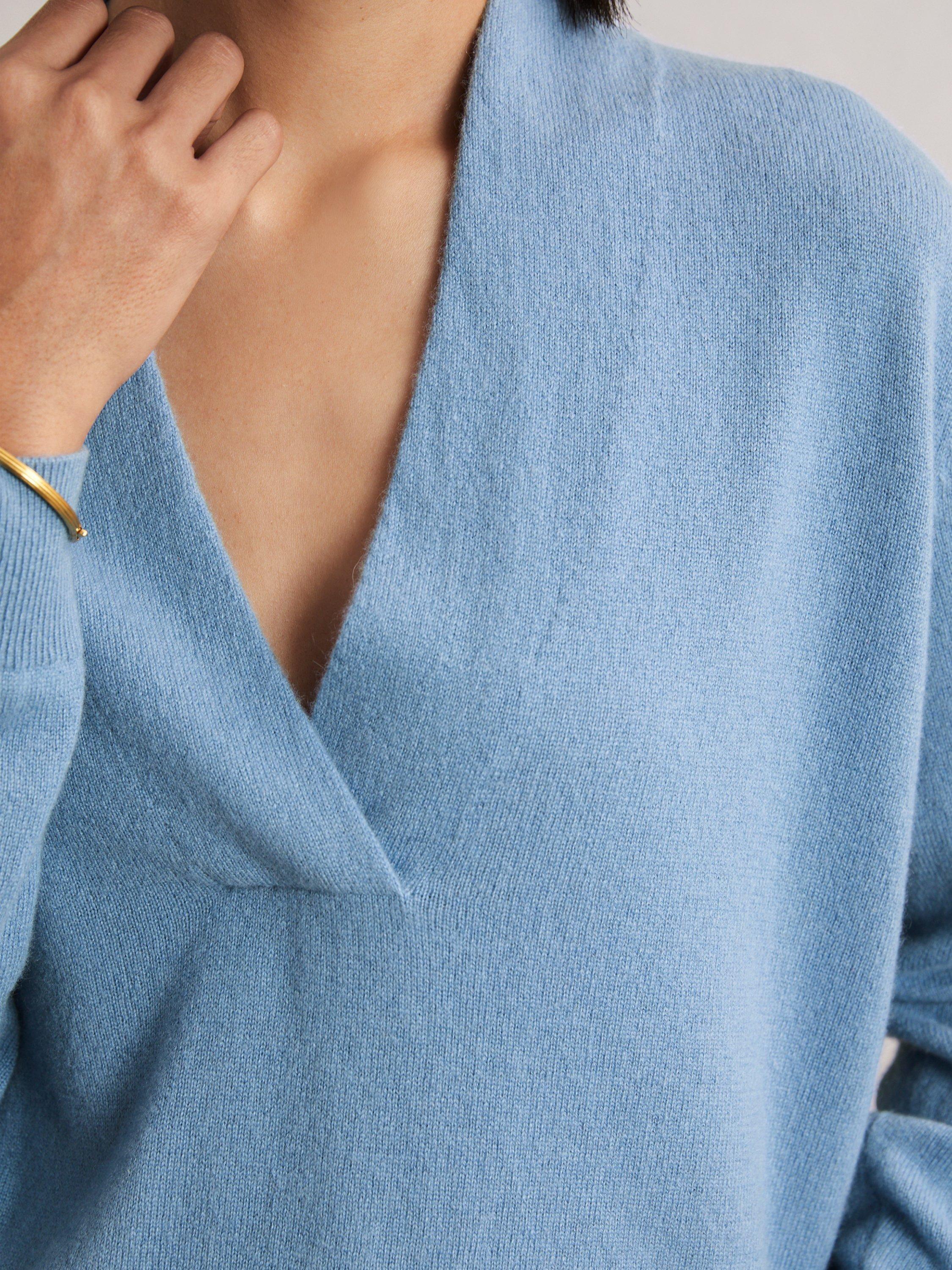 Product image 4 of 5, which shows Reiss Mia Pure Cashmere Jumper, Blue, XS