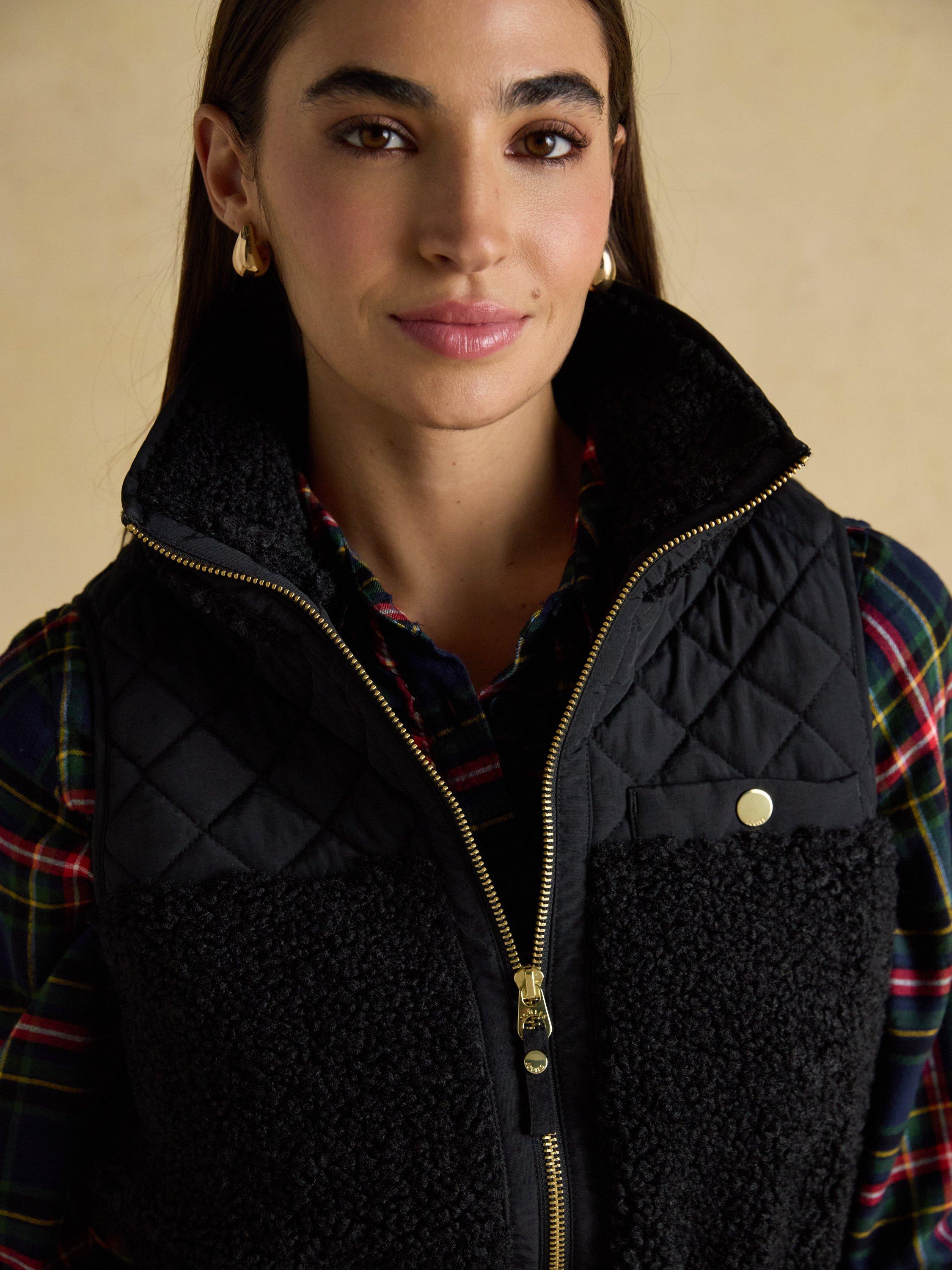Product image 5 of 8, which shows Joules Quilted Fleece Gilet, Black, 6