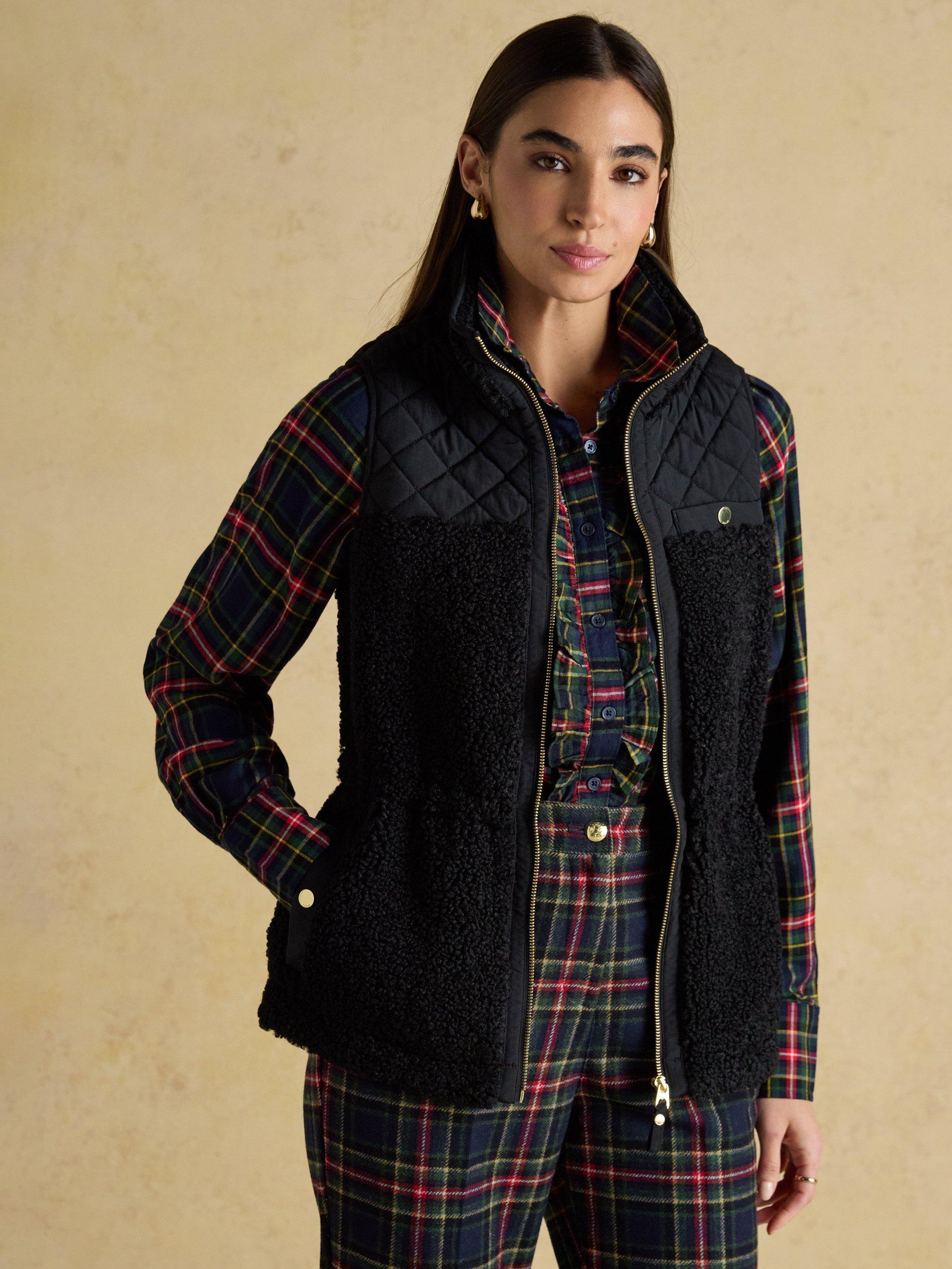 Product image 7 of 8, which shows Joules Quilted Fleece Gilet, Black, 6