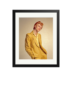 Sonic Editions David Bowie in Yellow Suit Framed Print, Black