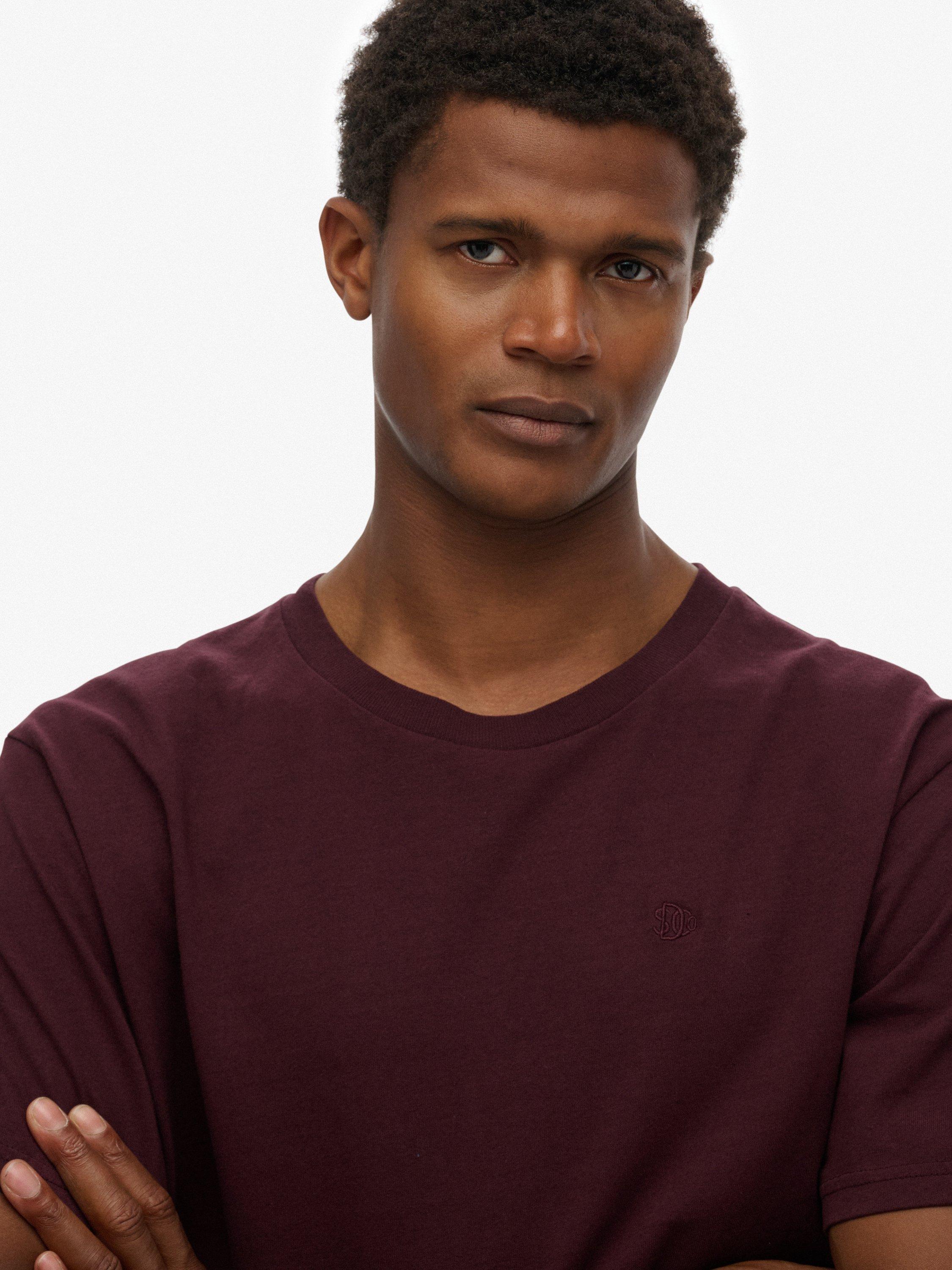 Product image 3 of 4, which shows Superdry Essentials Relaxed T-Shirt, Rich Deep Burgundy, S