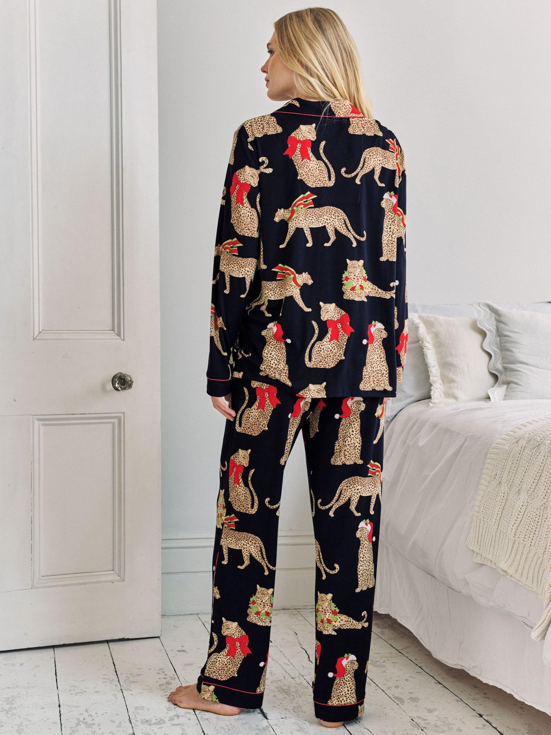 Product image 4 of 5, which shows Chelsea Peers Christmas Leopard Long Maternity Pyjama Set, Navy, 10