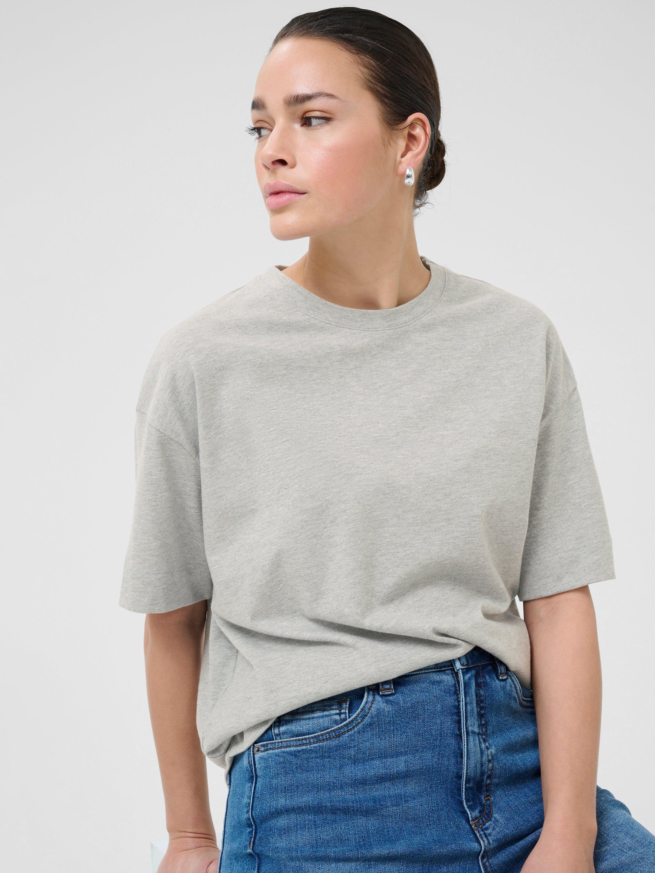 Product image 4 of 6, which shows KAFFE Curve Tomina Oversized T-Shirt, Grey Melange, XS