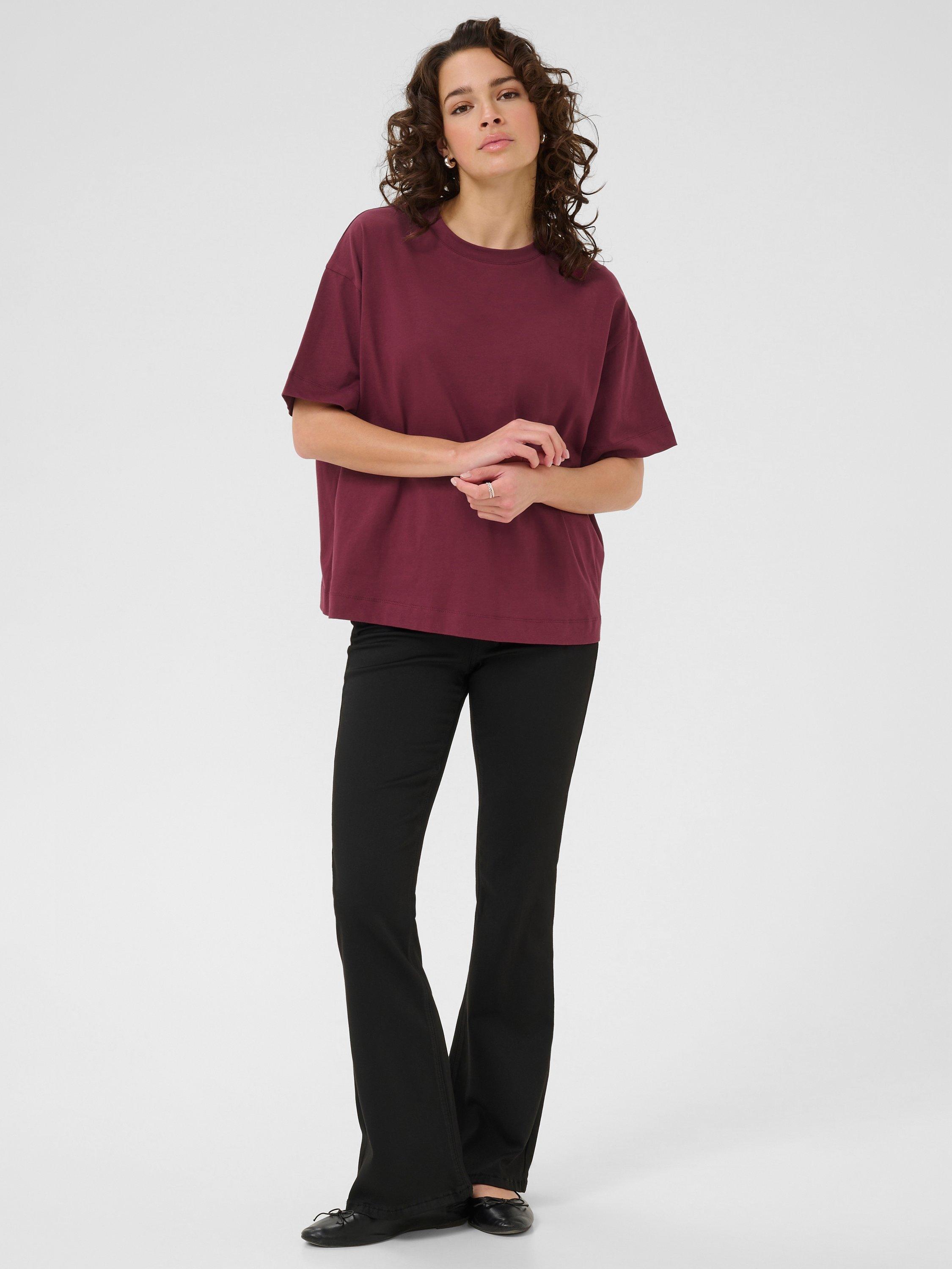 Product image 3 of 6, which shows KAFFE Curve Tomina Oversized T-Shirt, Windsor Wine, L