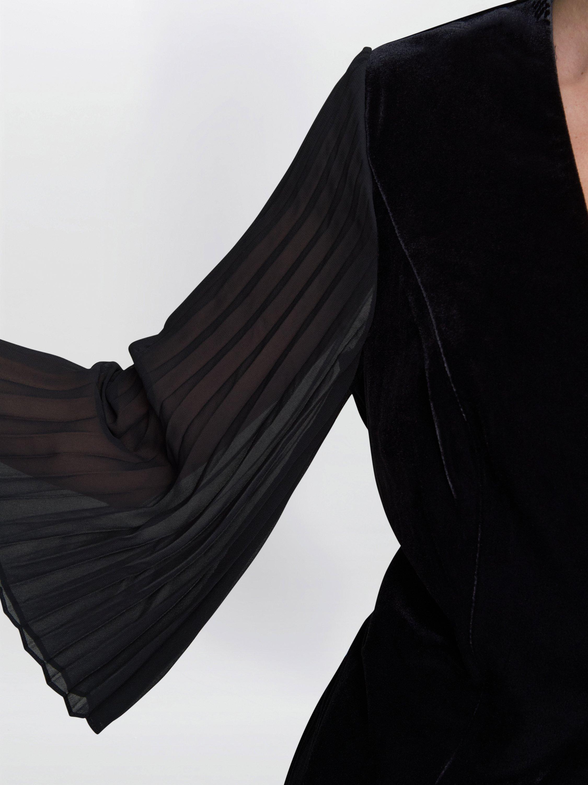 Product image 4 of 7, which shows Gina Bacconi Three Quarter Sleeve V Neck Blazer, Black, M