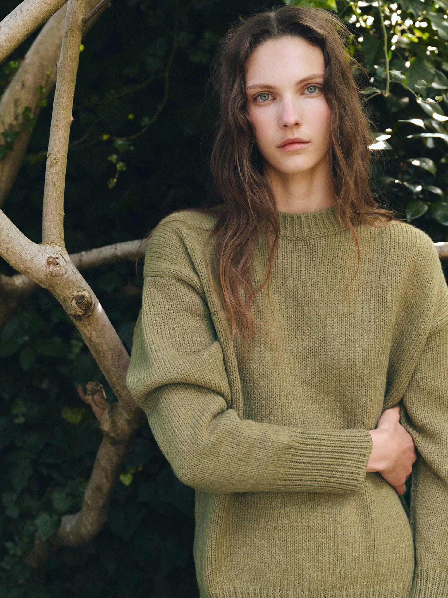 Product image 1 of 7, which shows Mango Flowery Oversized Chunky Knit Jumper, Dark Green, S