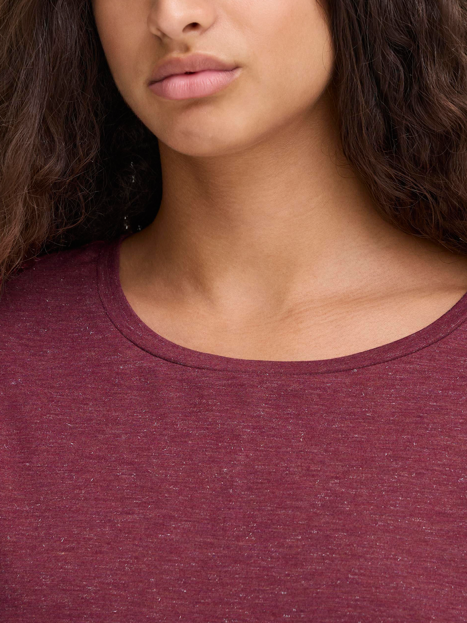 Product image 4 of 7, which shows ICHI Rebel Round Neck T-Shirt, Maroon, XS