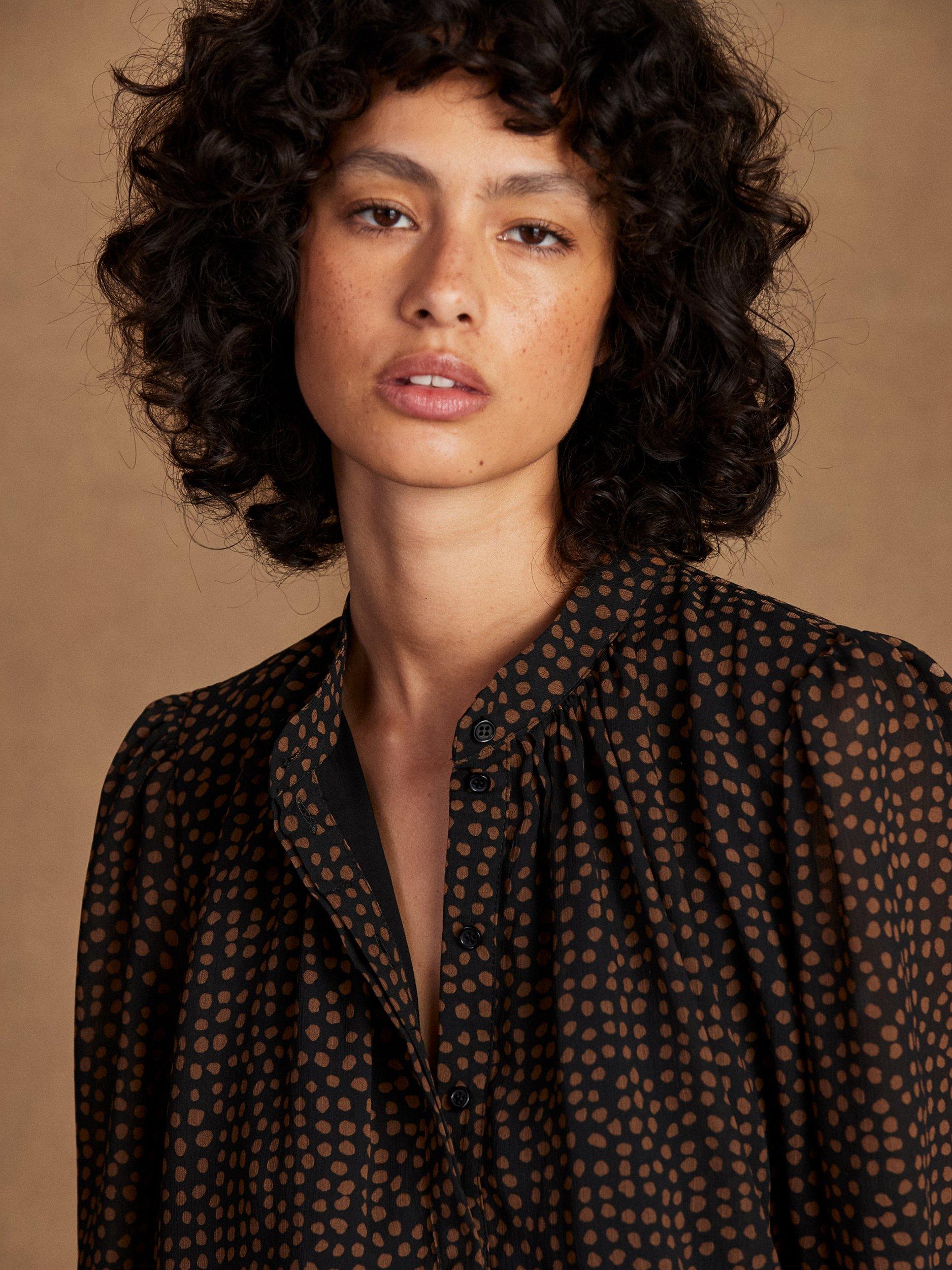 Product image 4 of 5, which shows Ro&Zo Spot Long Sleeve Top, Black/Camel, 6