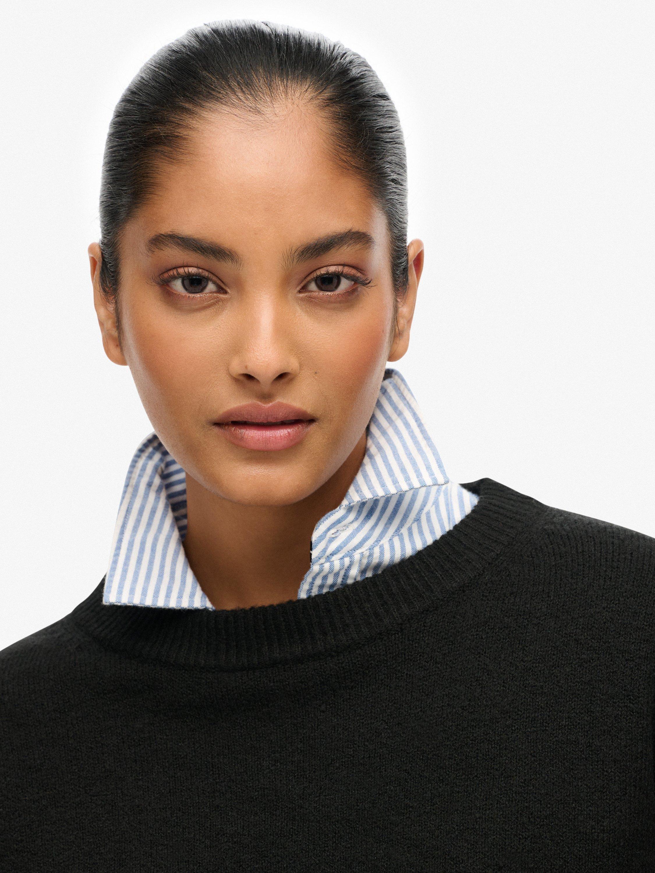 Product image 5 of 5, which shows Superdry Slouchy Crew Neck Jumper, Black Twist, 8