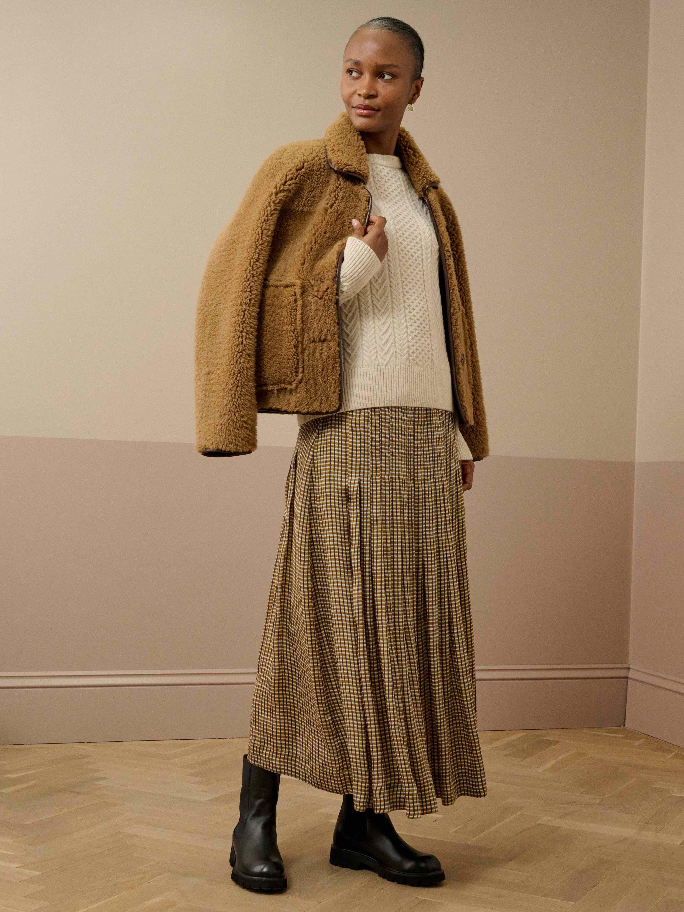 Product image 3 of 4, which shows Brora Supersoft Round Neck Lambswool Aran Jumper, Ivory, 16-18