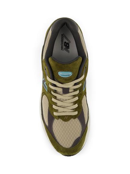 New Balance 2002R Lace Up Trainers, Woodland - view 2, Woodland