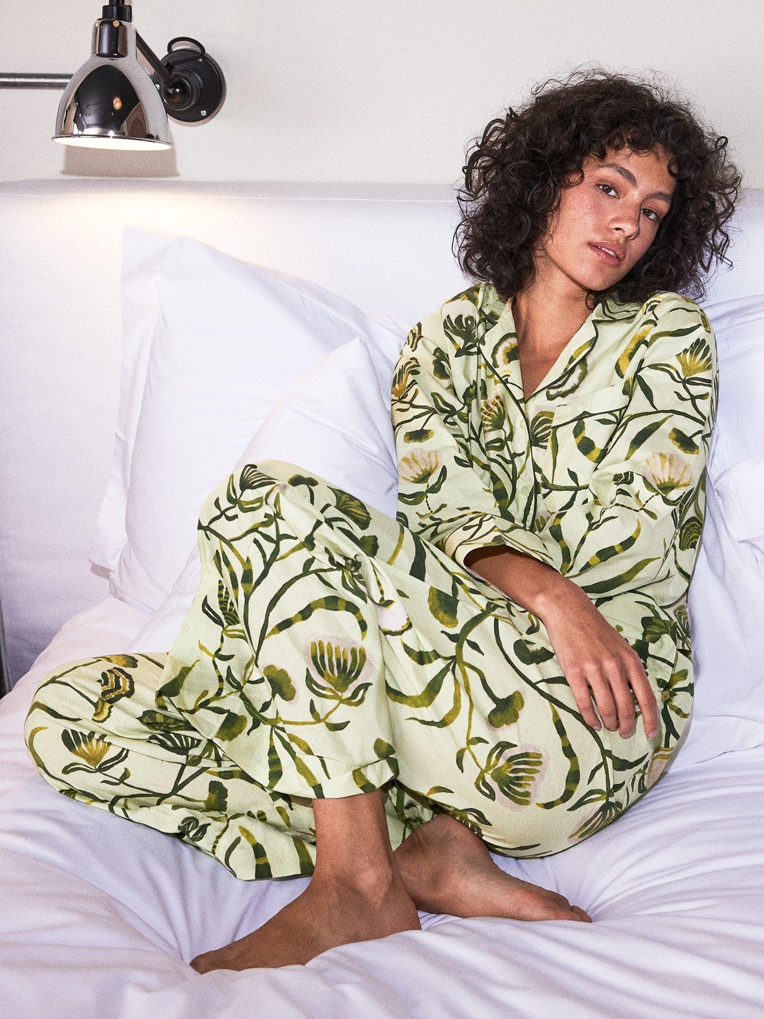 Product image 4 of 6, which shows Ro&Zo Petite Floral Pyjama Set, Green, XS Petite