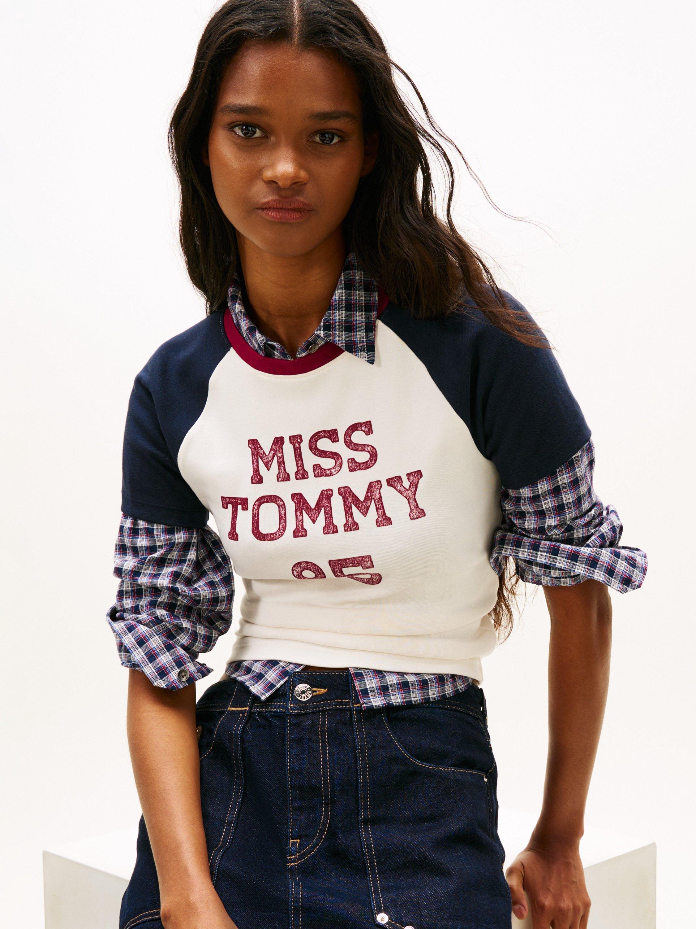 Product image 3 of 5, which shows Tommy Jeans Logo Raglan Sleeve T-Shirt, Ancient White, XS