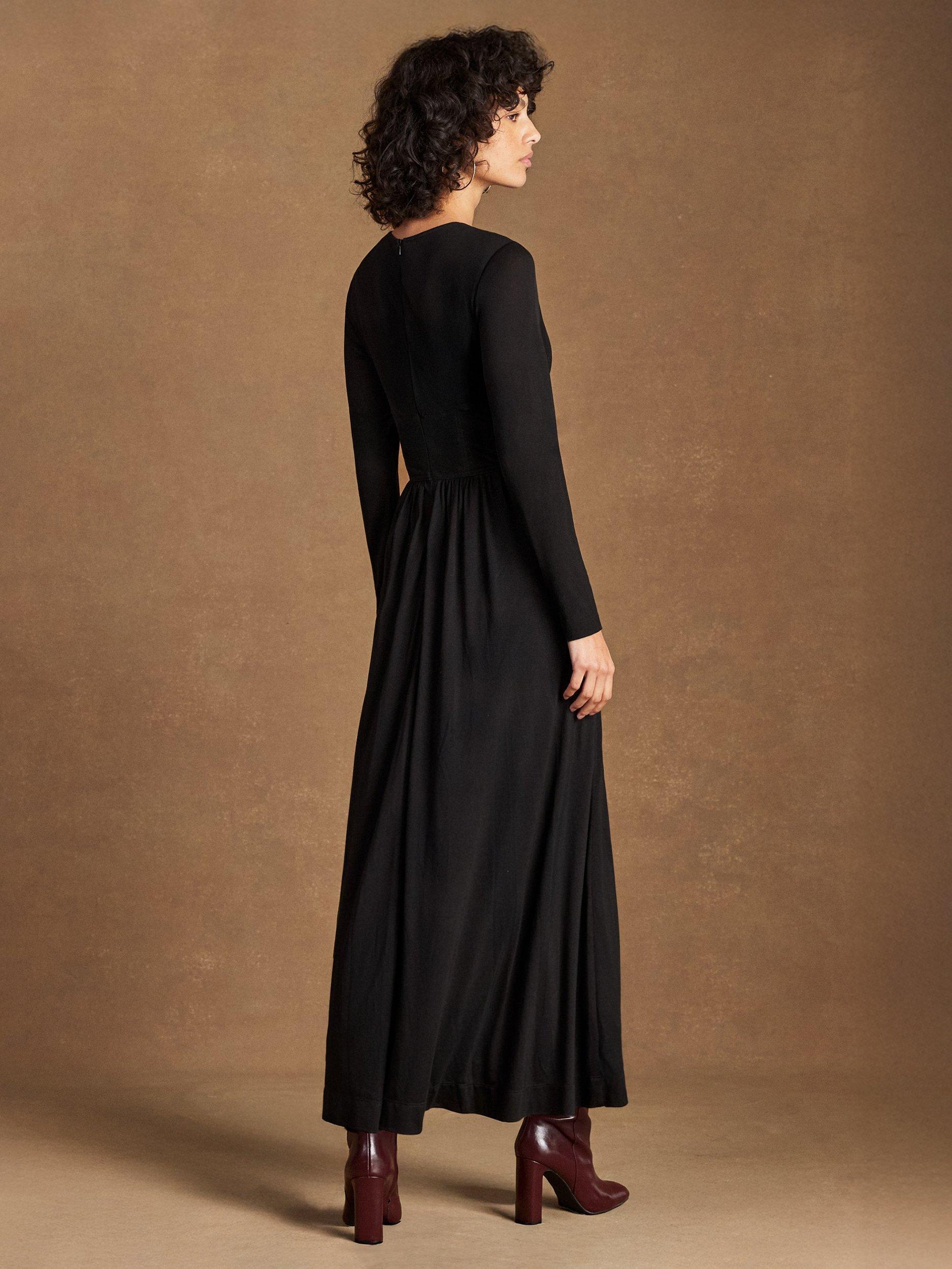 Product image 2 of 5, which shows Ro&Zo Petite Seamed Bodice Maxi Dress, Black, 6Pt