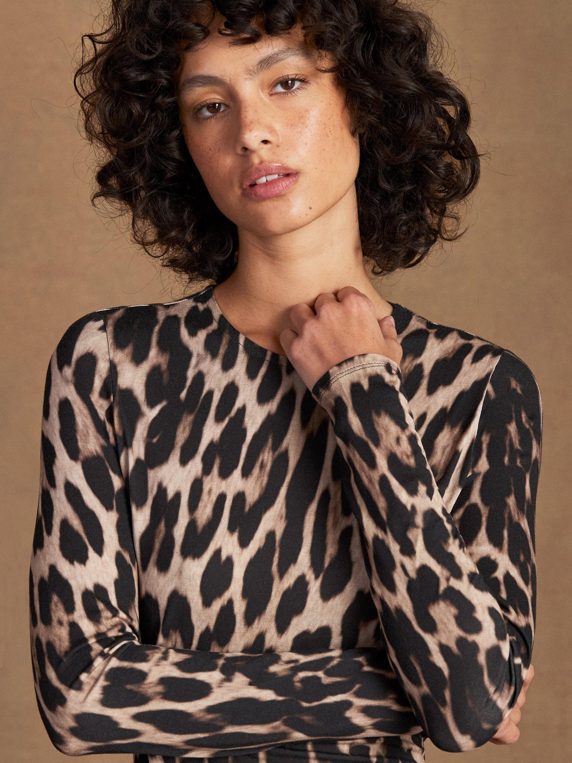 Product image 5 of 6, which shows Ro&Zo Petite Leopard Print Ruched Maxi Dress, Brown, 6Pt