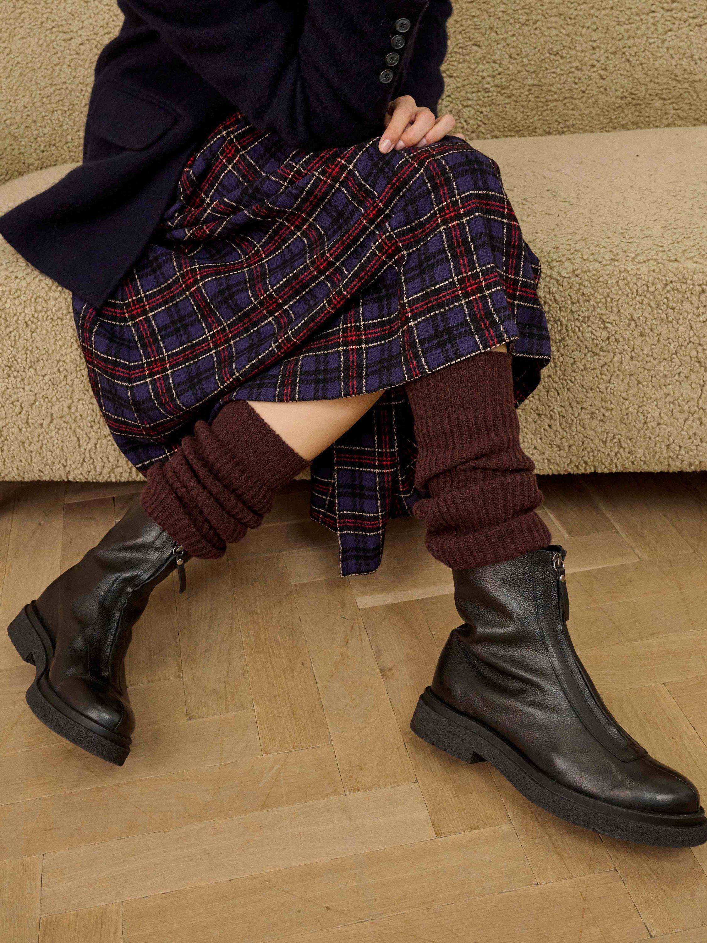 Product image 2 of 2, which shows Brora Ribbed Pure Cashmere Legwarmers, Malt, One Size