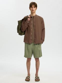 Selected Art Linen Shorts, Deep Lichen Green - view 2, Deep Lichen Green