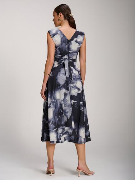 Jolie Moi Floral Sleeveless V Neck Flare Maxi Dress - view 2, Black Abstract