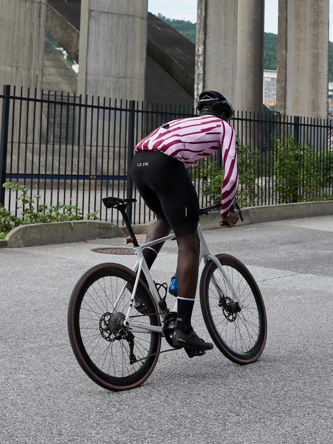 Product image 4 of 4, which shows Le Col Cycling Socks, Black/White, S-M