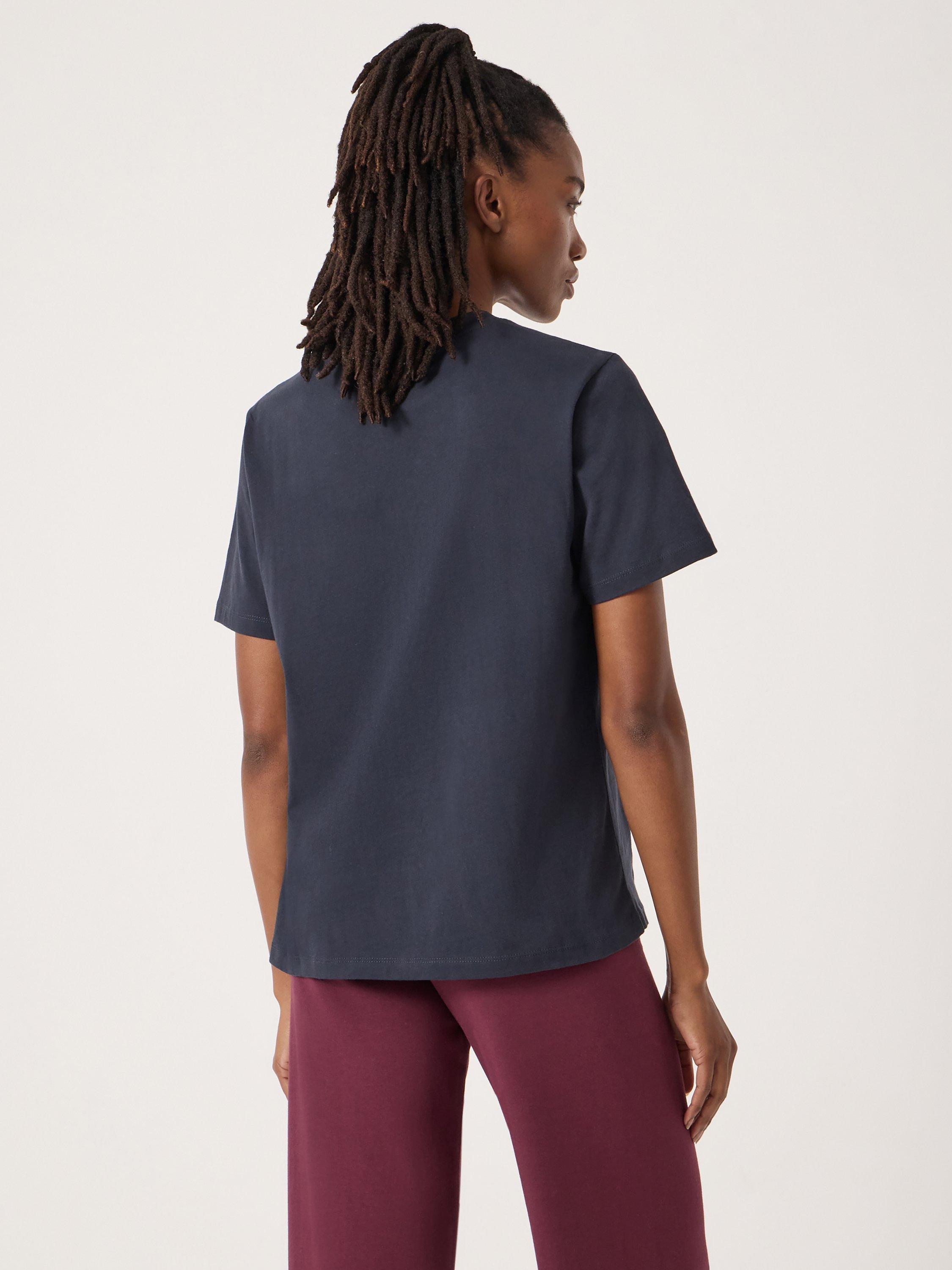 Product image 3 of 5, which shows HUSH Bea Graphic Star T-Shirt, Navy Blue, L-XL