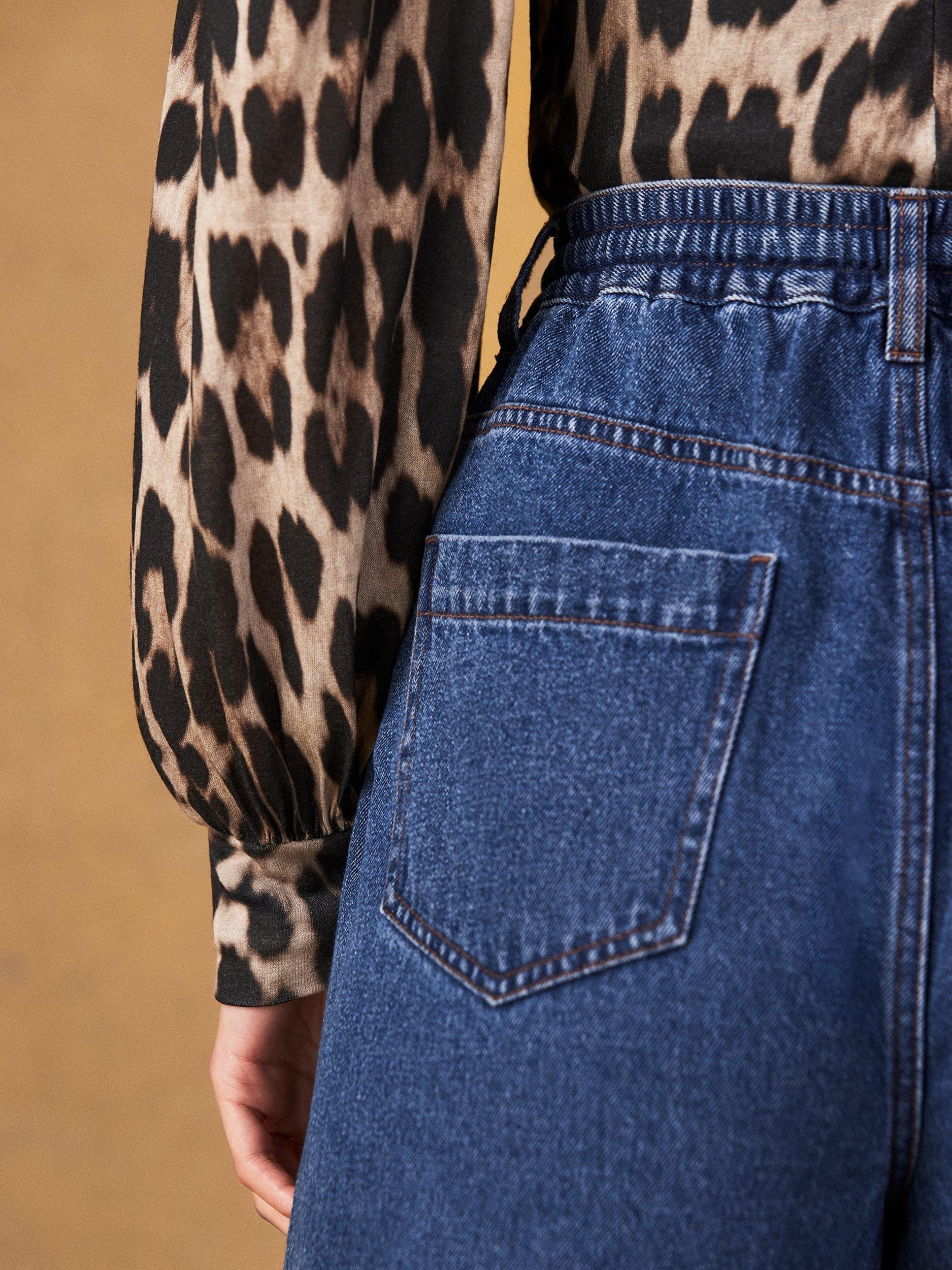 Product image 5 of 5, which shows Ro&Zo Petite Drawstring Wide Leg Jeans, Blue, 6Pt