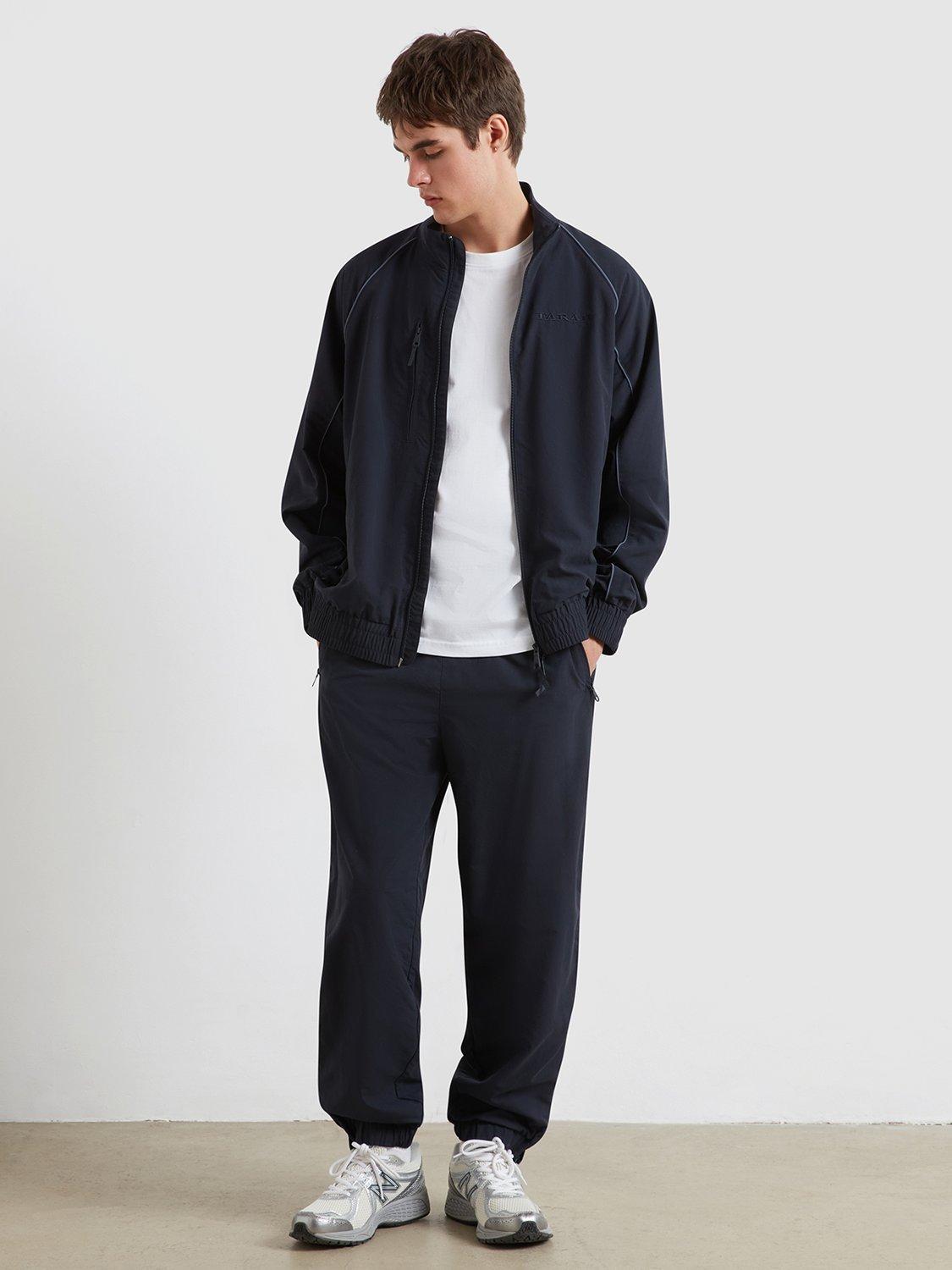 Product image 1 of 5, which shows Farah Mossley Joggers, Navy, S