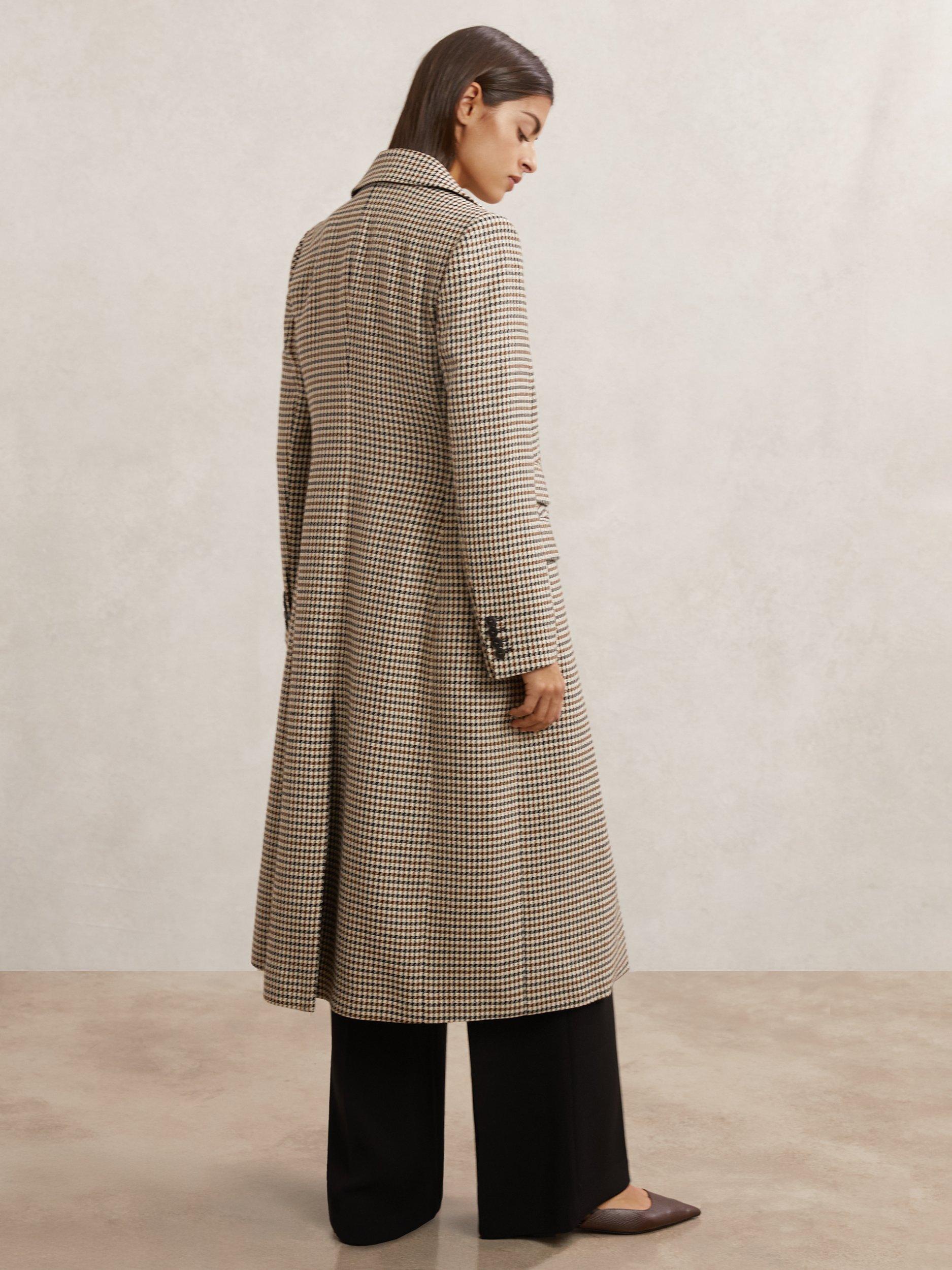 Product image 3 of 5, which shows Reiss Petite Karina Dogtooth Wool Blend Coat, Neutral/Multi, 6Pt