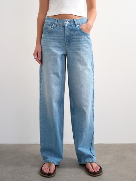 Topshop Cinched Low Rise Relaxed Jeans - view 2, Bleach
