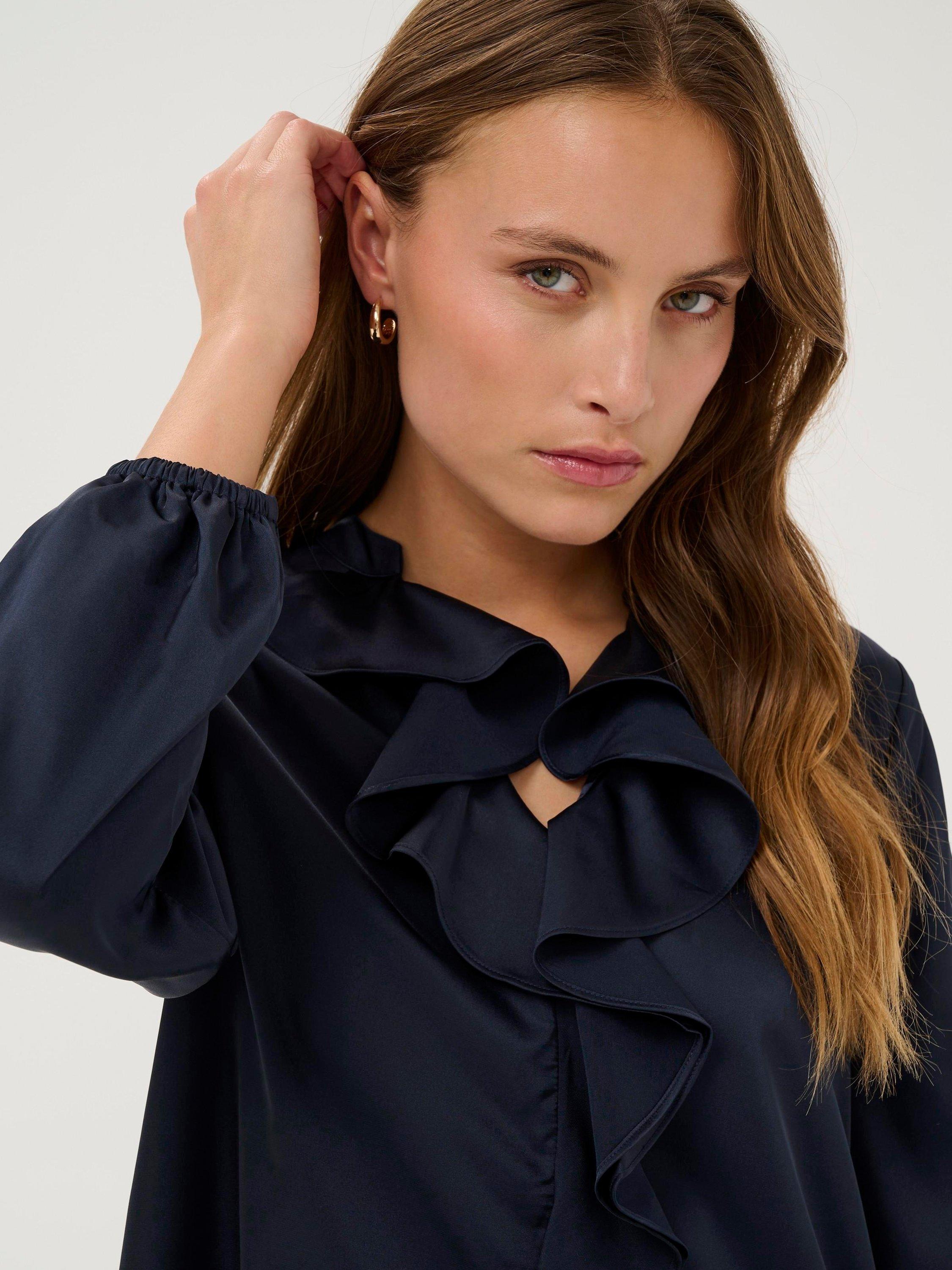 Product image 4 of 6, which shows Saint Tropez Lodisa Blouse, Night Sky, XS