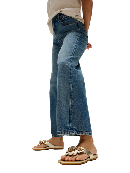 FitFlop Gracie Flower Leather Flip Flops, Platino - view 2, Platino