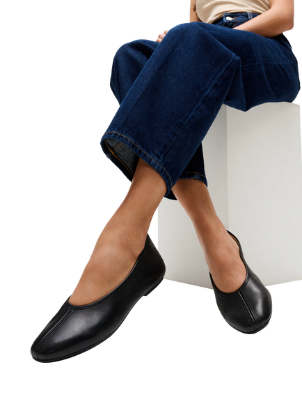 FitFlop Delicato Leather High Cut Ballerina Pumps, Black - view 2, Black